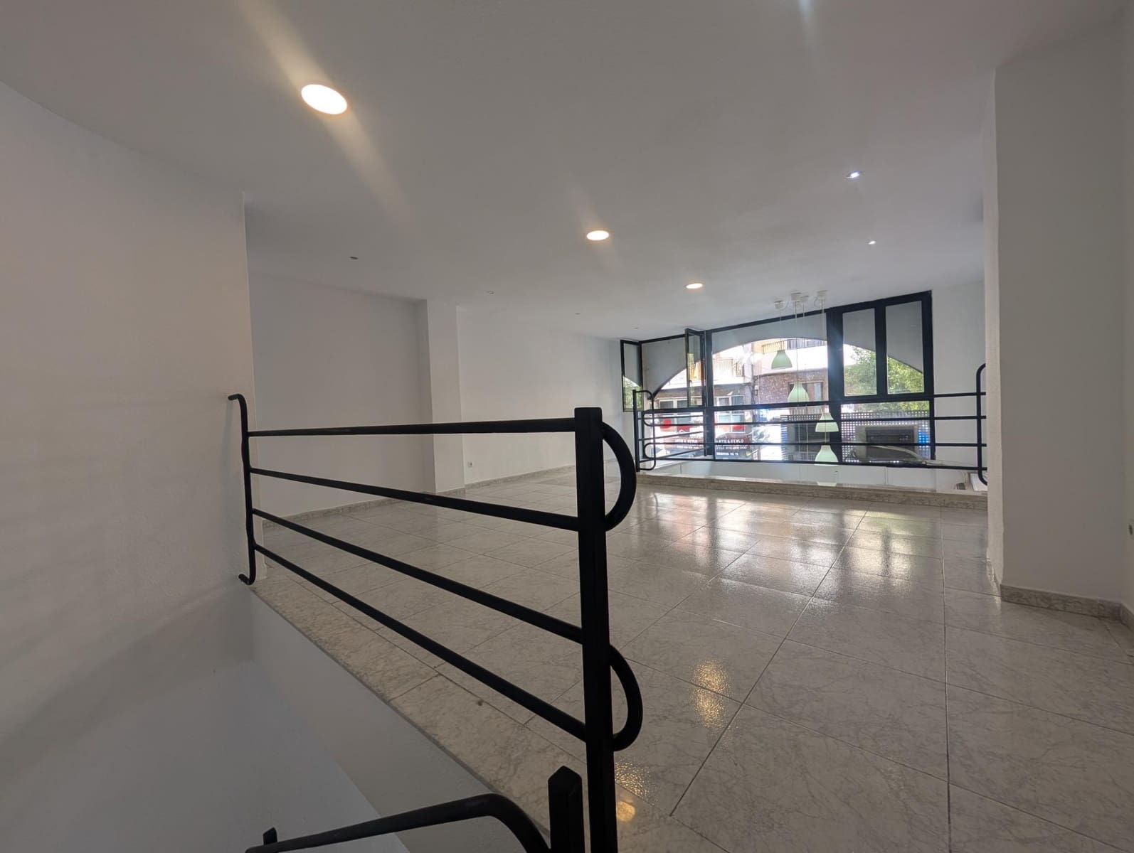 Erhverv til leje i Elche / Elx - € 650 (Ref: 9242999)