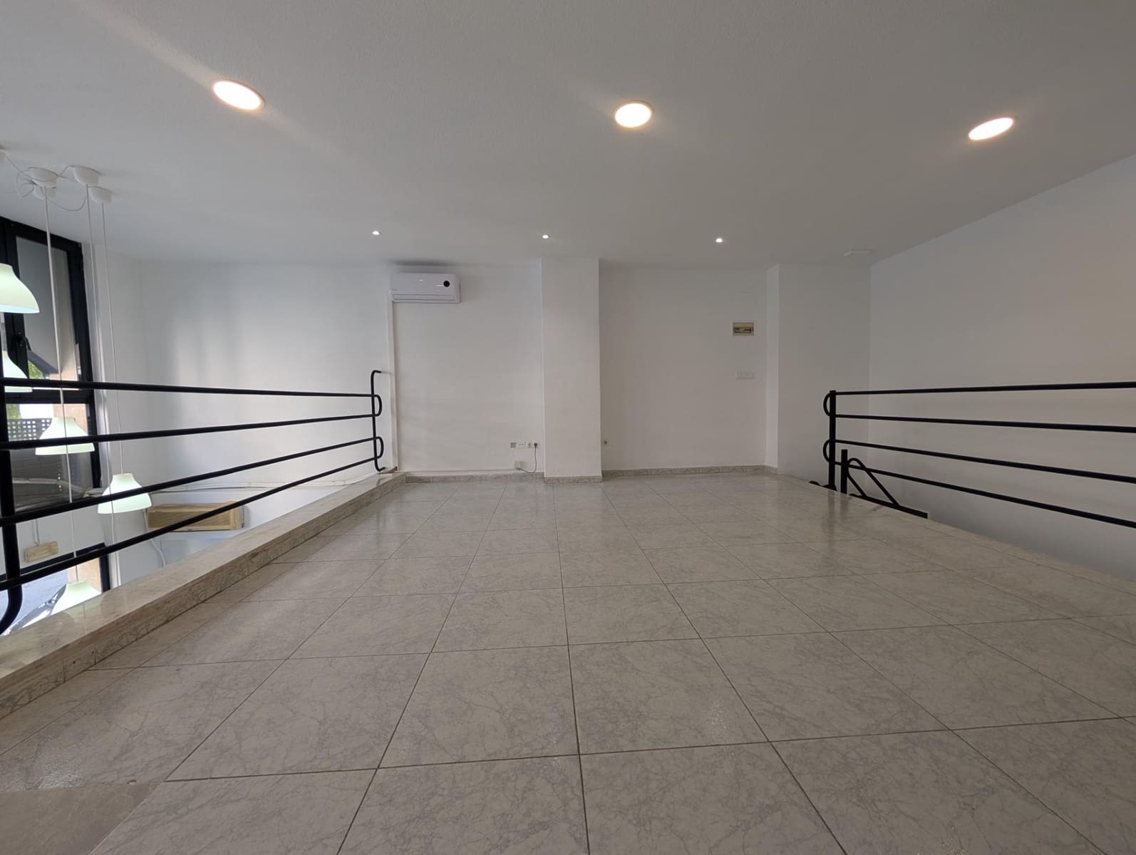 Erhverv til leje i Elche / Elx - € 650 (Ref: 9242999)