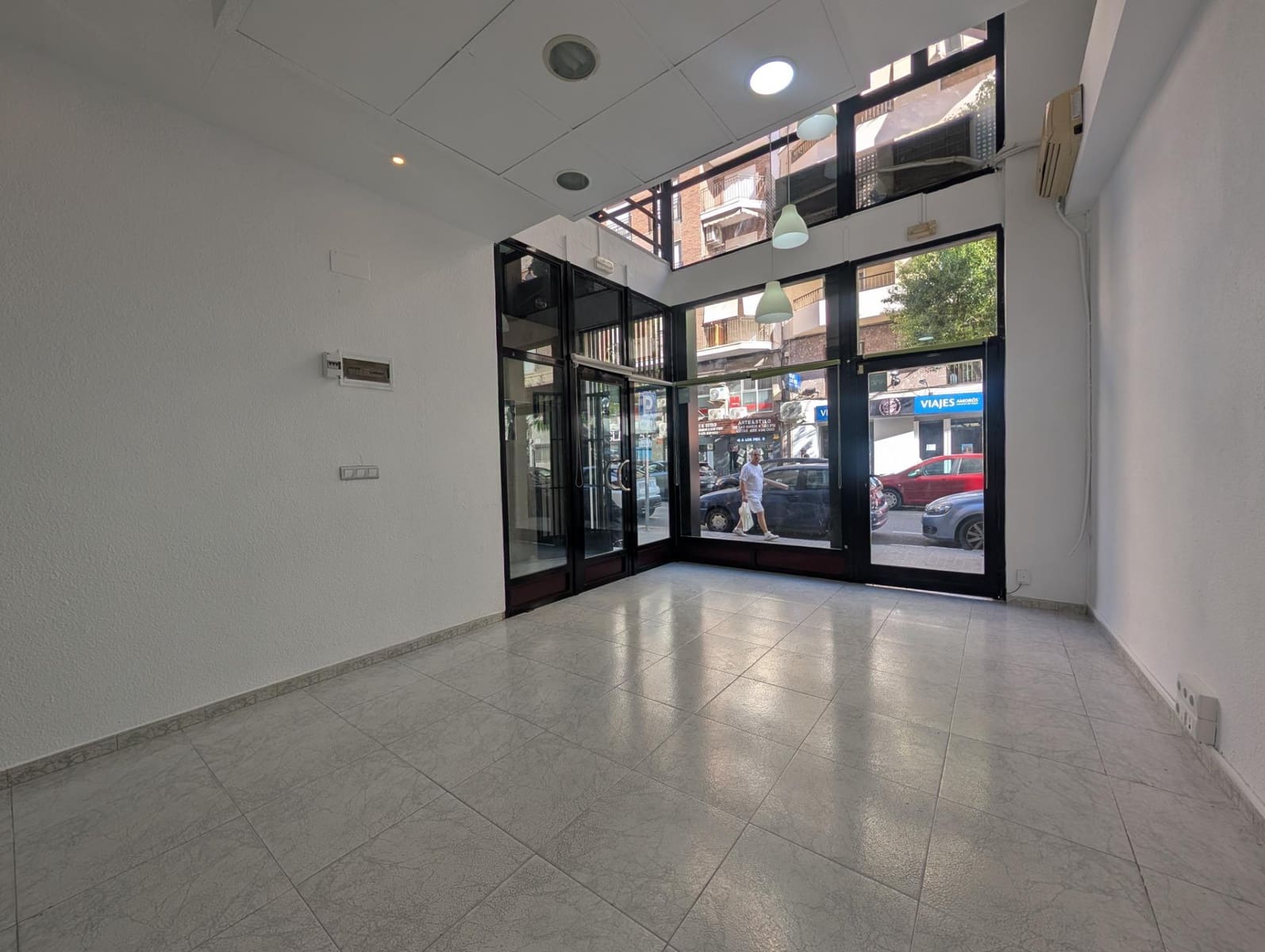 Erhverv til leje i Elche / Elx - € 650 (Ref: 9242999)