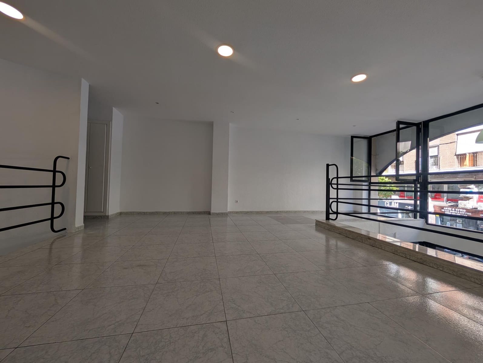 Erhverv til leje i Elche / Elx - € 650 (Ref: 9242999)