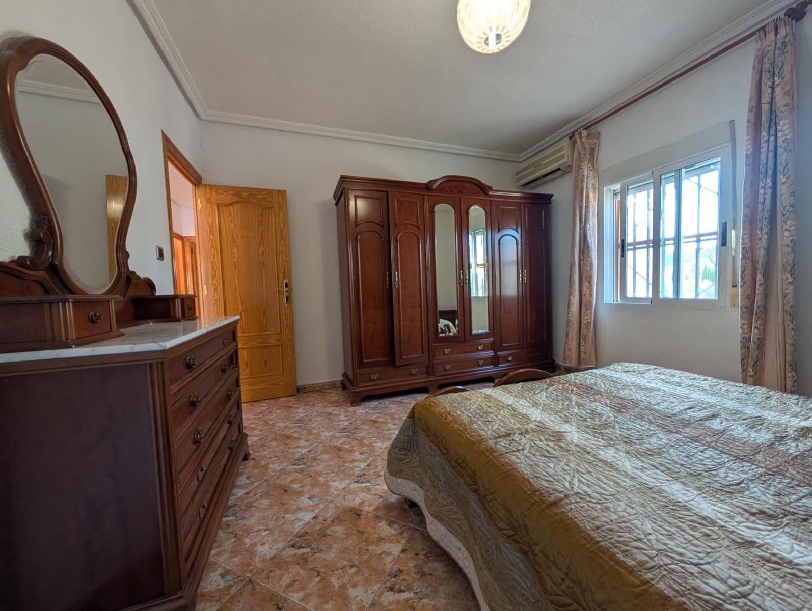 5 makuuhuone Huvila myytävänä paikassa Elche / Elx - 355 000 € (Ref: 9317892)