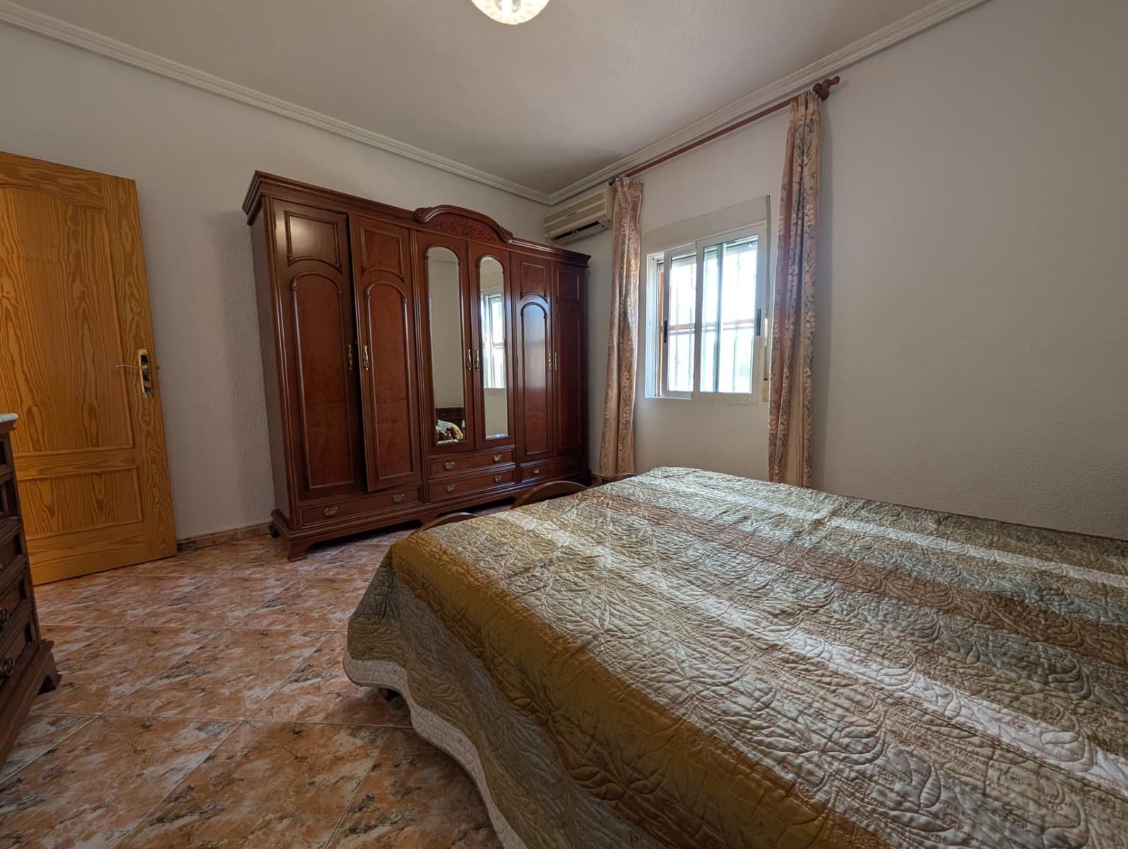 5 makuuhuone Huvila myytävänä paikassa Elche / Elx - 355 000 € (Ref: 9317892)