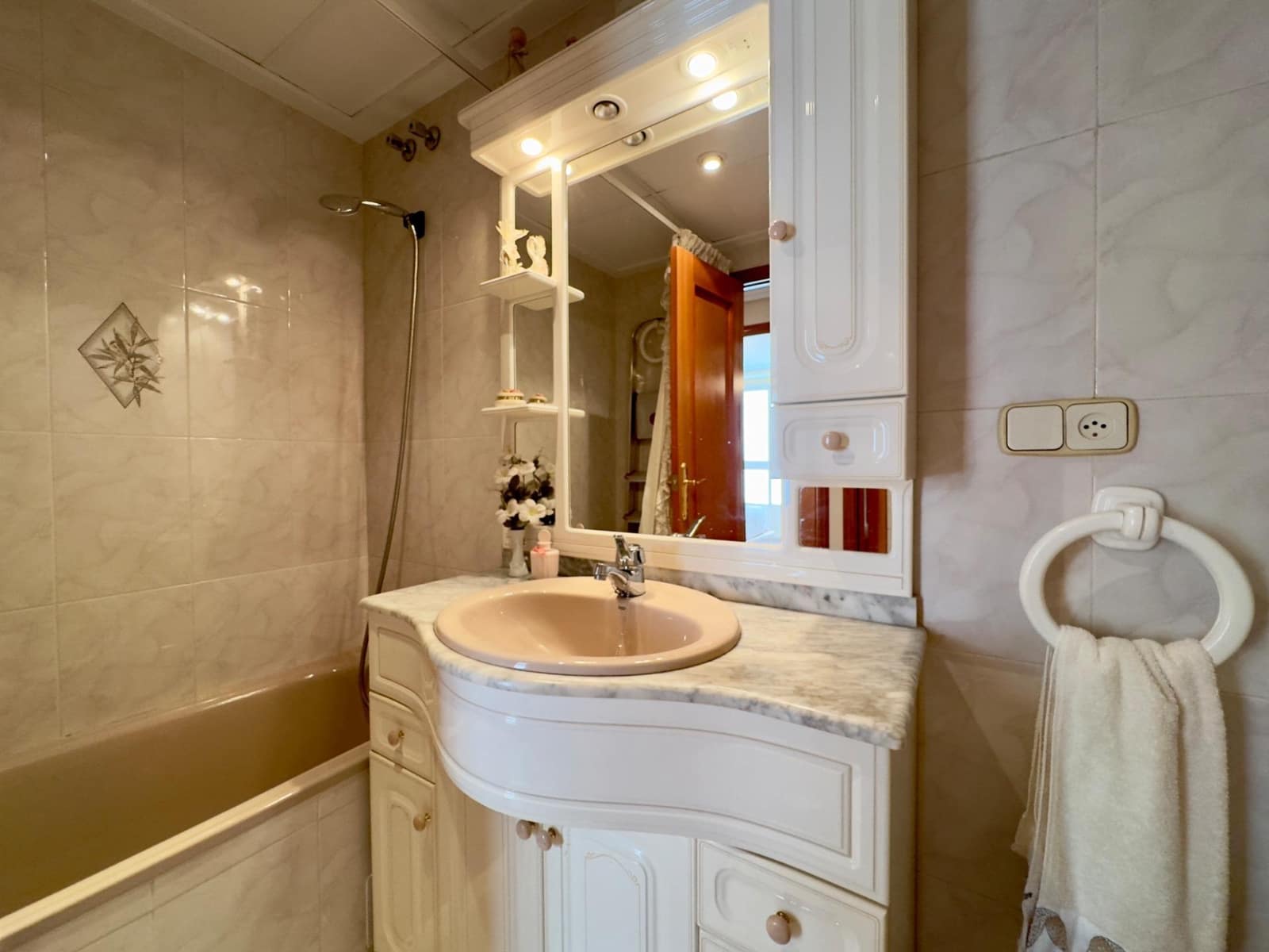 3 makuuhuone Asunto myytävänä paikassa Elche / Elx - 189 900 € (Ref: 9367613)