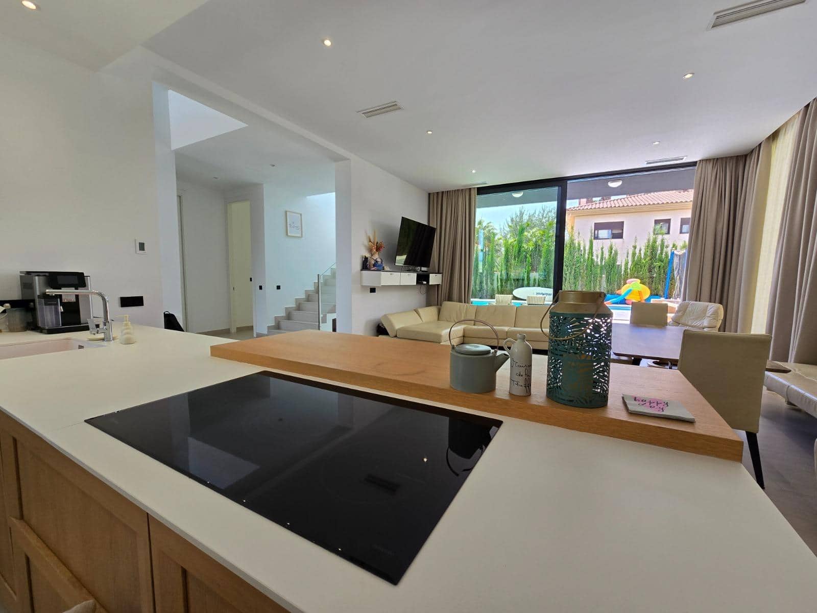 6 makuuhuone Huvila myytävänä paikassa Benidorm mukana uima-altaan - 1 149 000 € (Ref: 9387987)