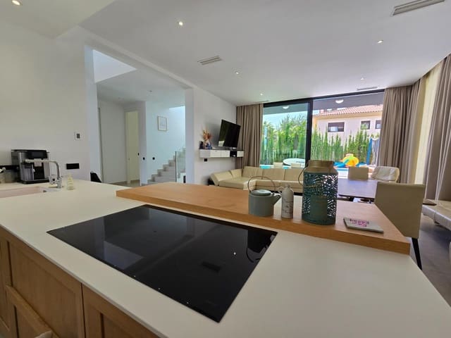 6 makuuhuone Huvila myytävänä paikassa Benidorm mukana uima-altaan - 1 149 000 € (Ref: 9387987)