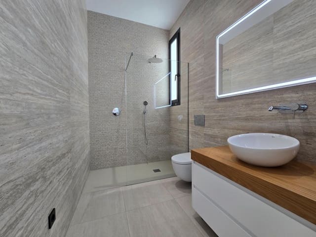 6 makuuhuone Huvila myytävänä paikassa Benidorm mukana uima-altaan - 1 149 000 € (Ref: 9387987)