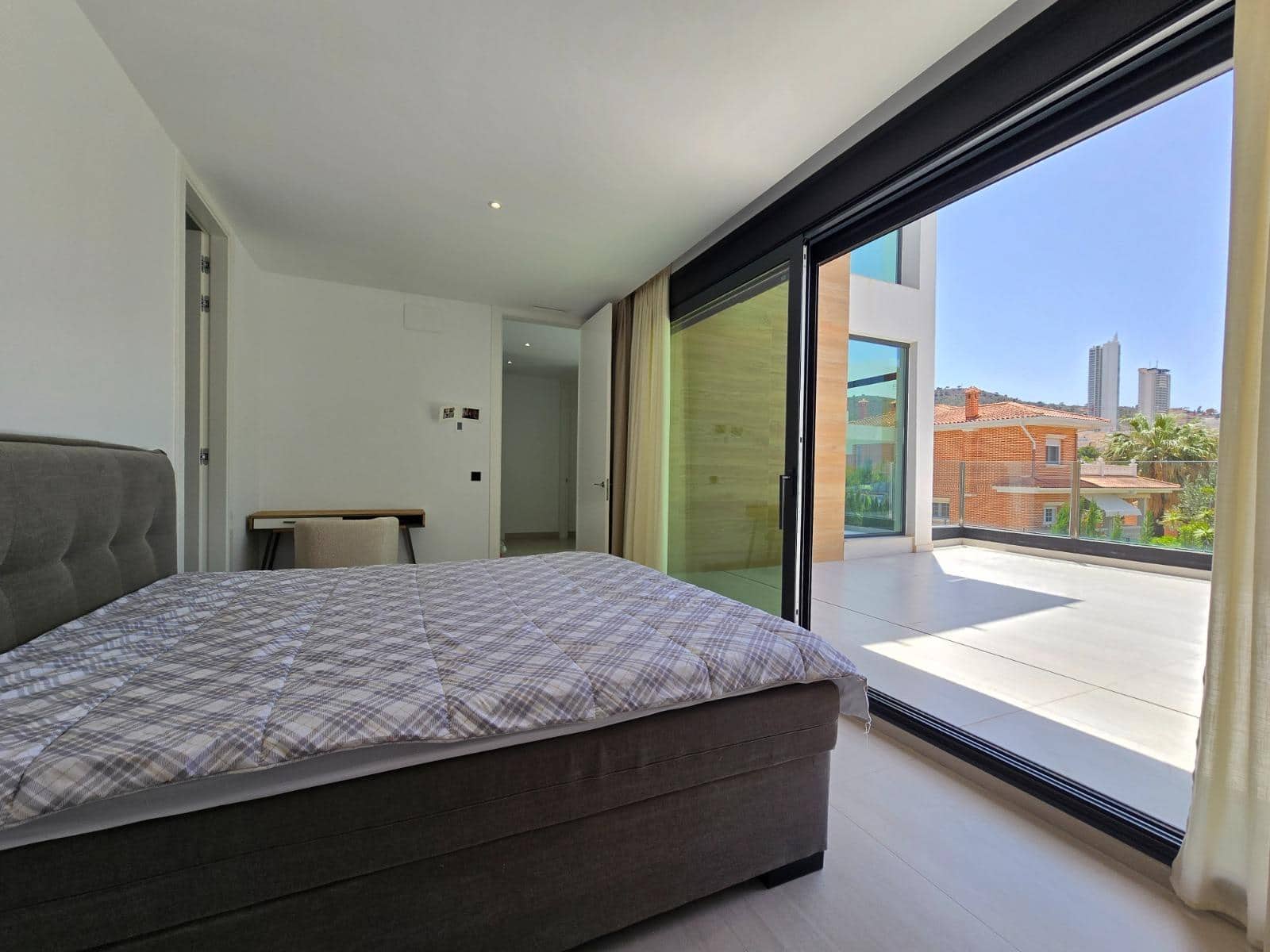 6 makuuhuone Huvila myytävänä paikassa Benidorm mukana uima-altaan - 1 149 000 € (Ref: 9387987)