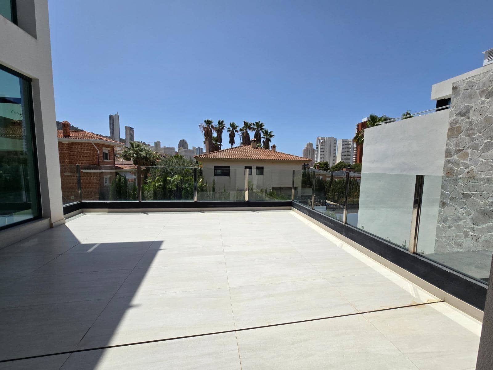 6 makuuhuone Huvila myytävänä paikassa Benidorm mukana uima-altaan - 1 149 000 € (Ref: 9387987)