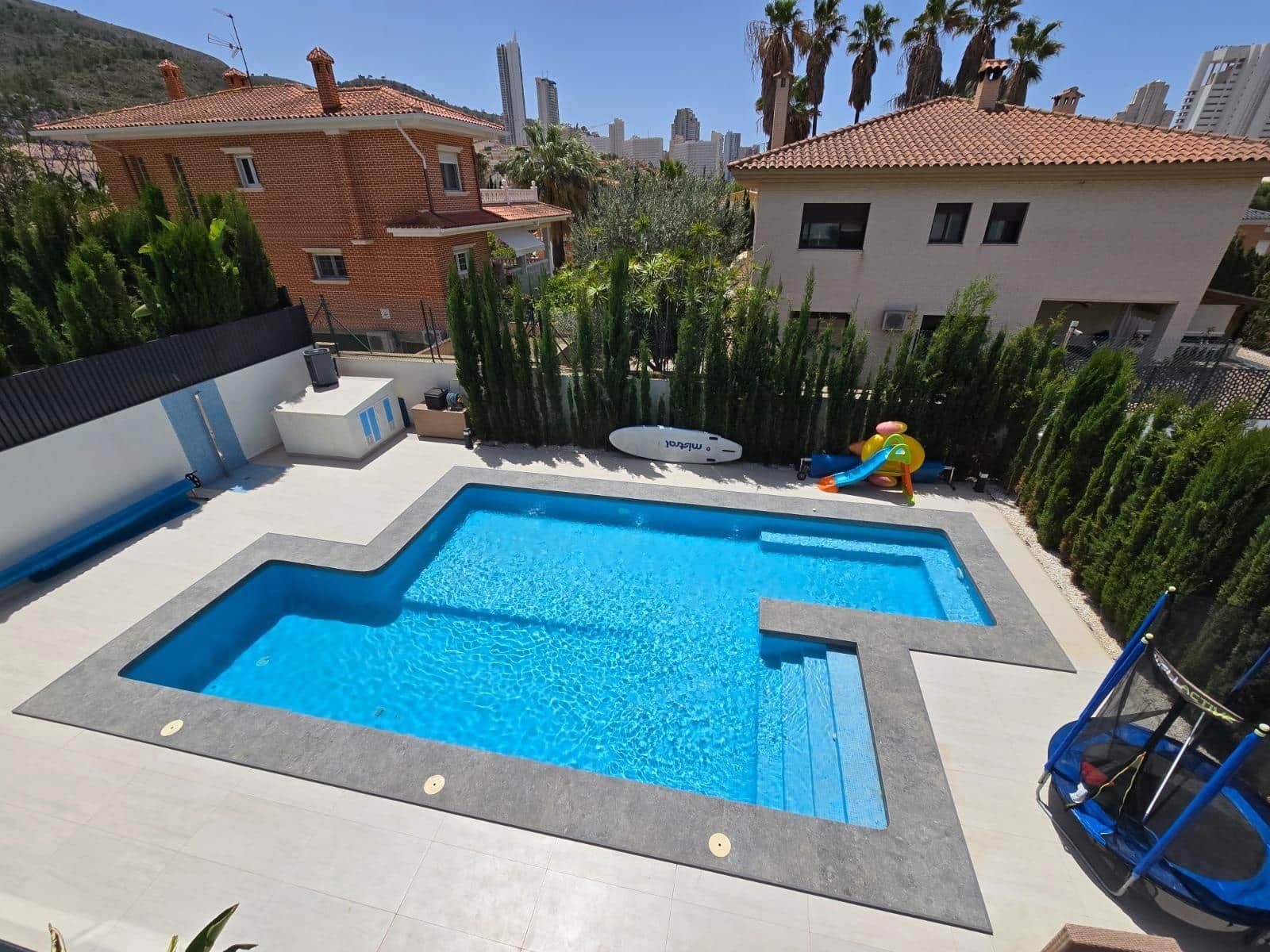 6 makuuhuone Huvila myytävänä paikassa Benidorm mukana uima-altaan - 1 149 000 € (Ref: 9387987)