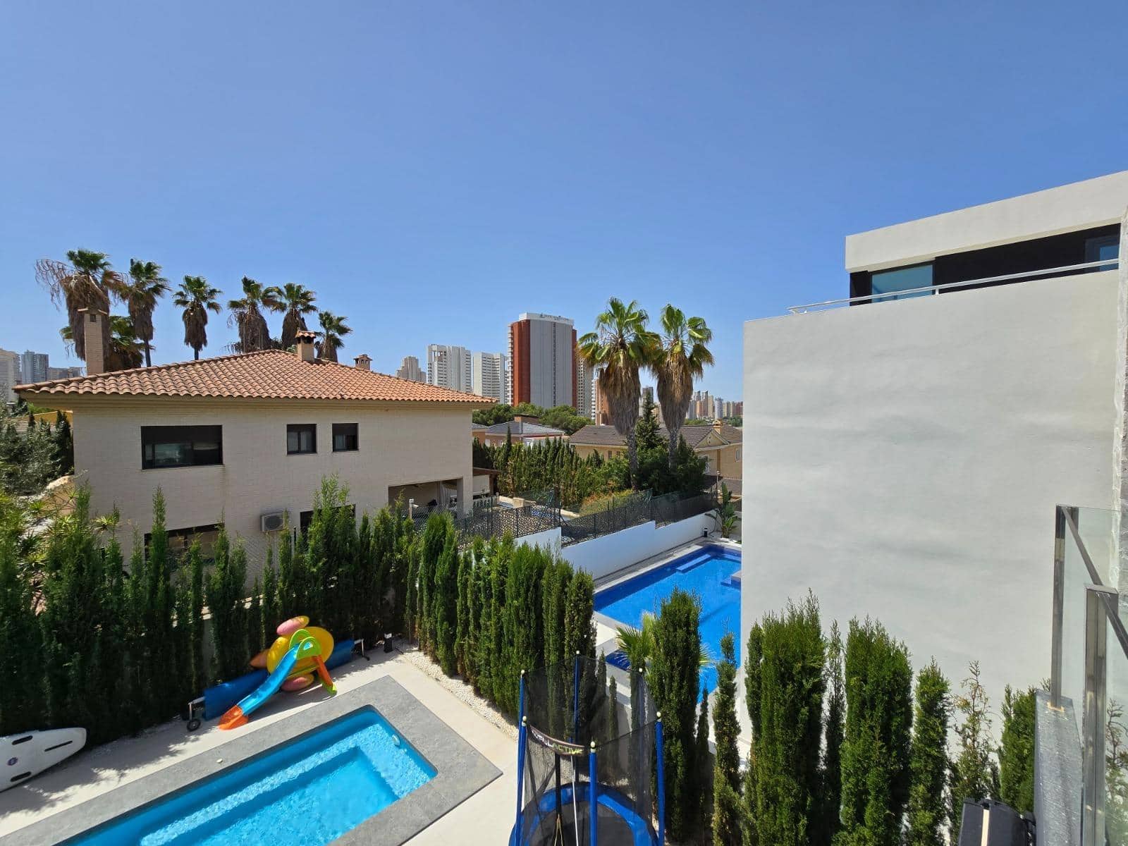 6 makuuhuone Huvila myytävänä paikassa Benidorm mukana uima-altaan - 1 149 000 € (Ref: 9387987)