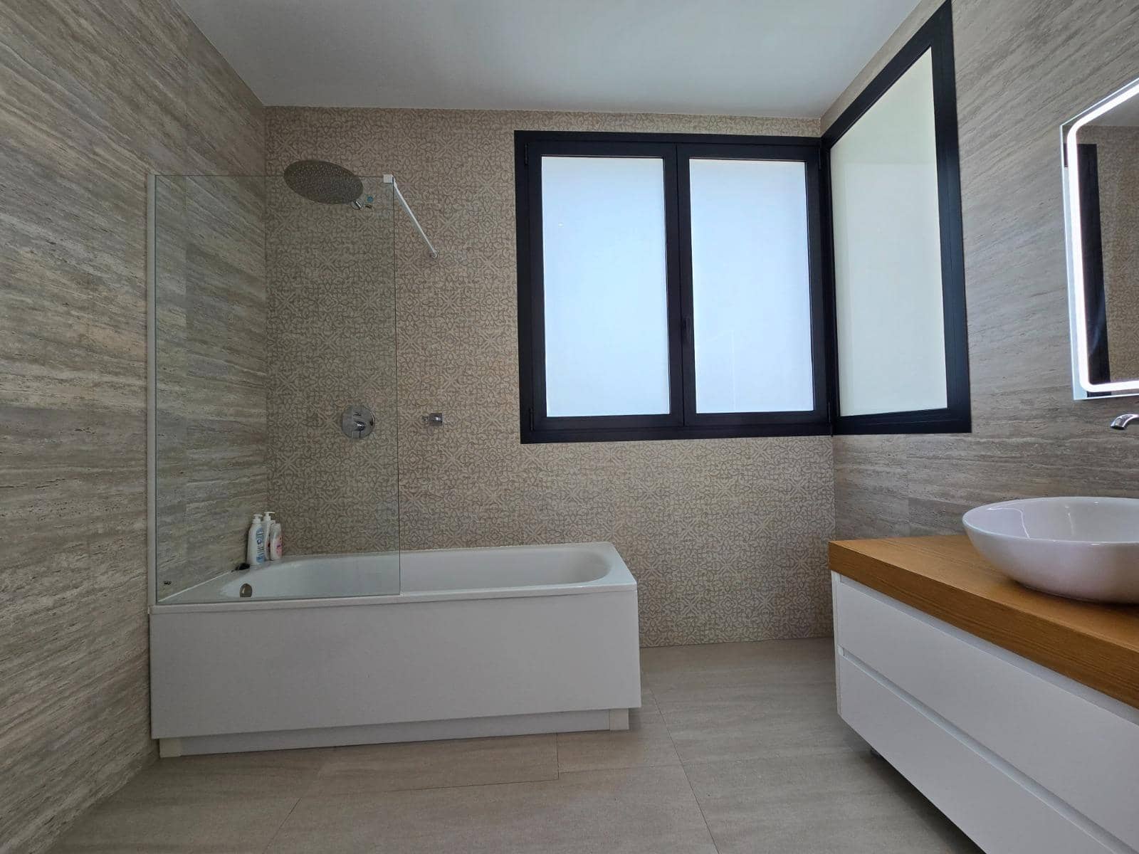 6 makuuhuone Huvila myytävänä paikassa Benidorm mukana uima-altaan - 1 149 000 € (Ref: 9387987)