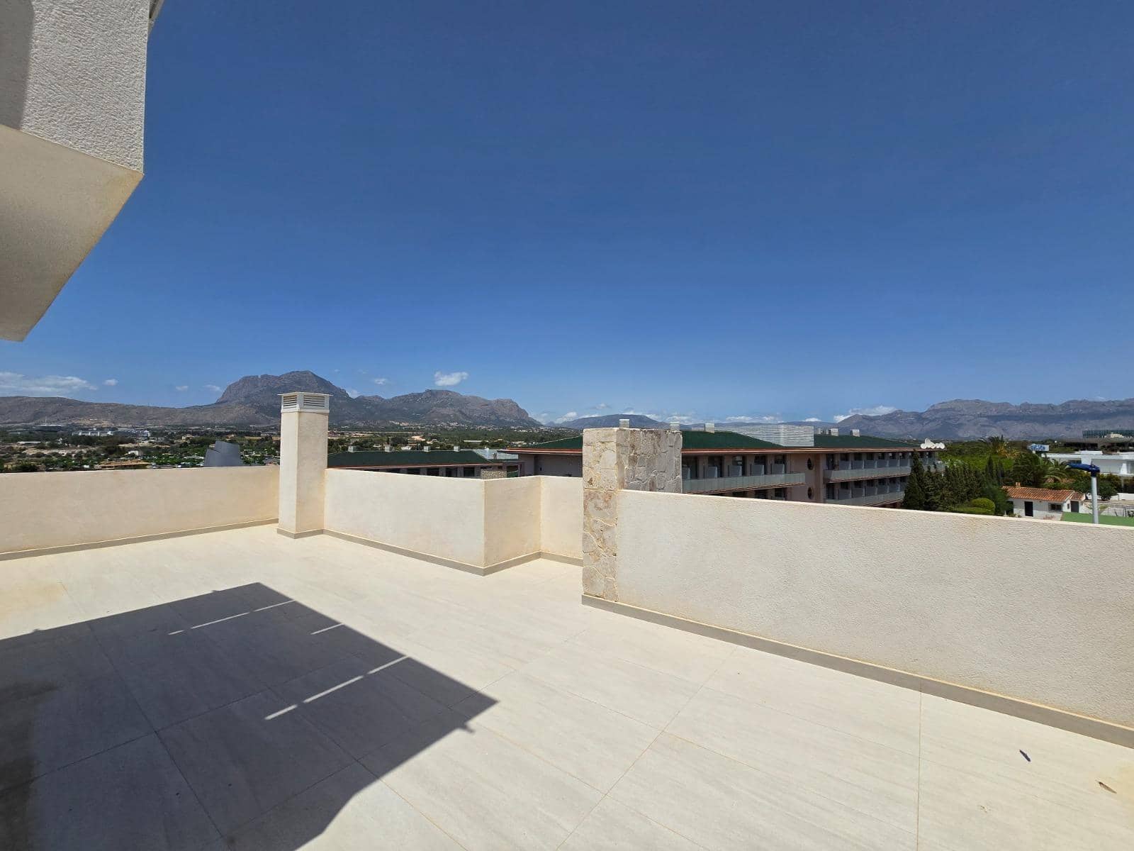 6 makuuhuone Huvila myytävänä paikassa Benidorm mukana uima-altaan - 1 149 000 € (Ref: 9387987)