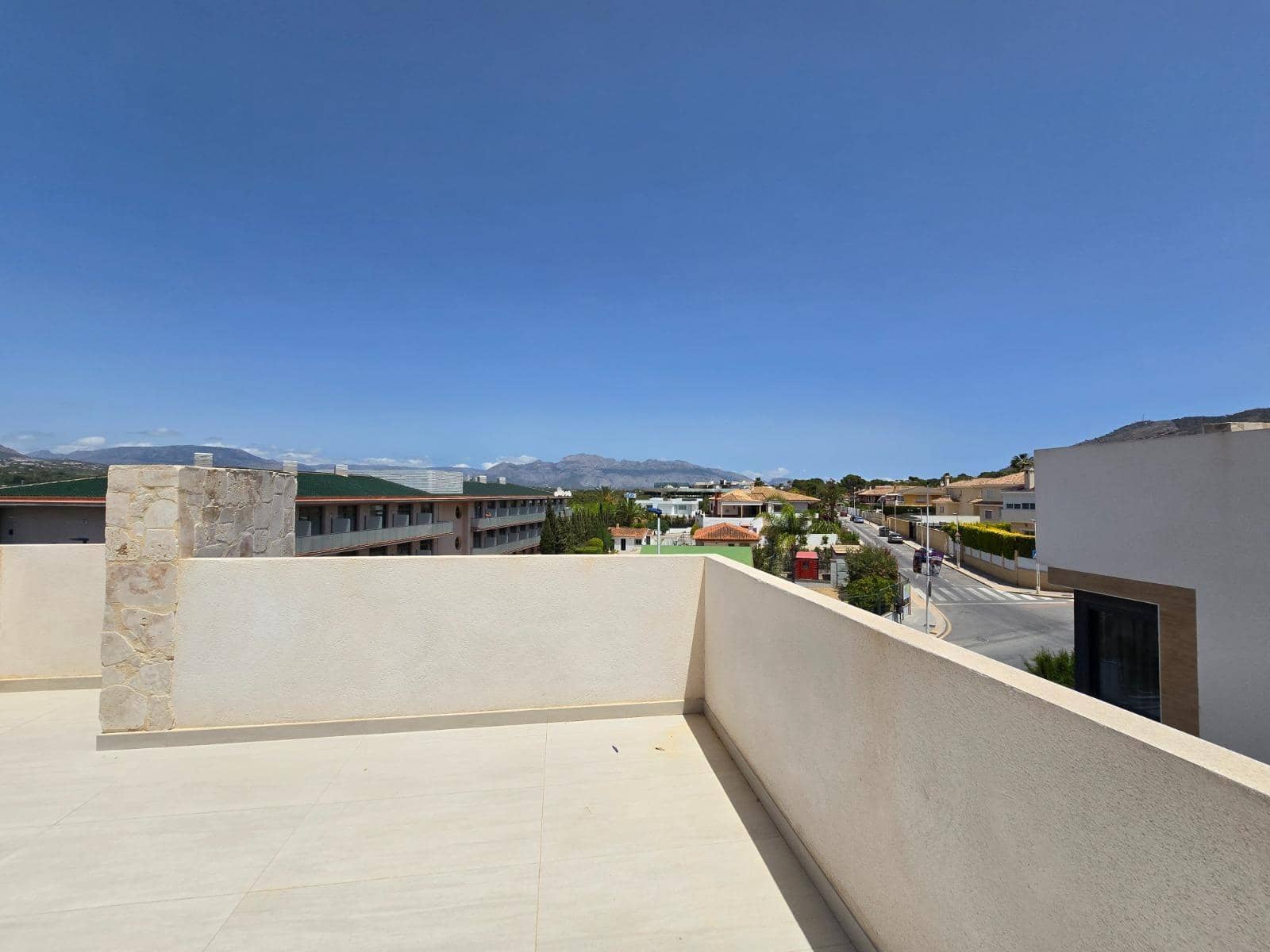 6 makuuhuone Huvila myytävänä paikassa Benidorm mukana uima-altaan - 1 149 000 € (Ref: 9387987)