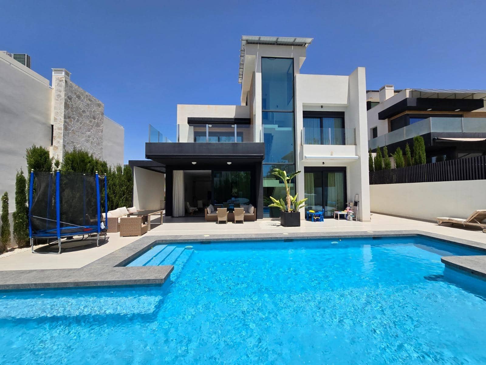 6 makuuhuone Huvila myytävänä paikassa Benidorm mukana uima-altaan - 1 149 000 € (Ref: 9387987)