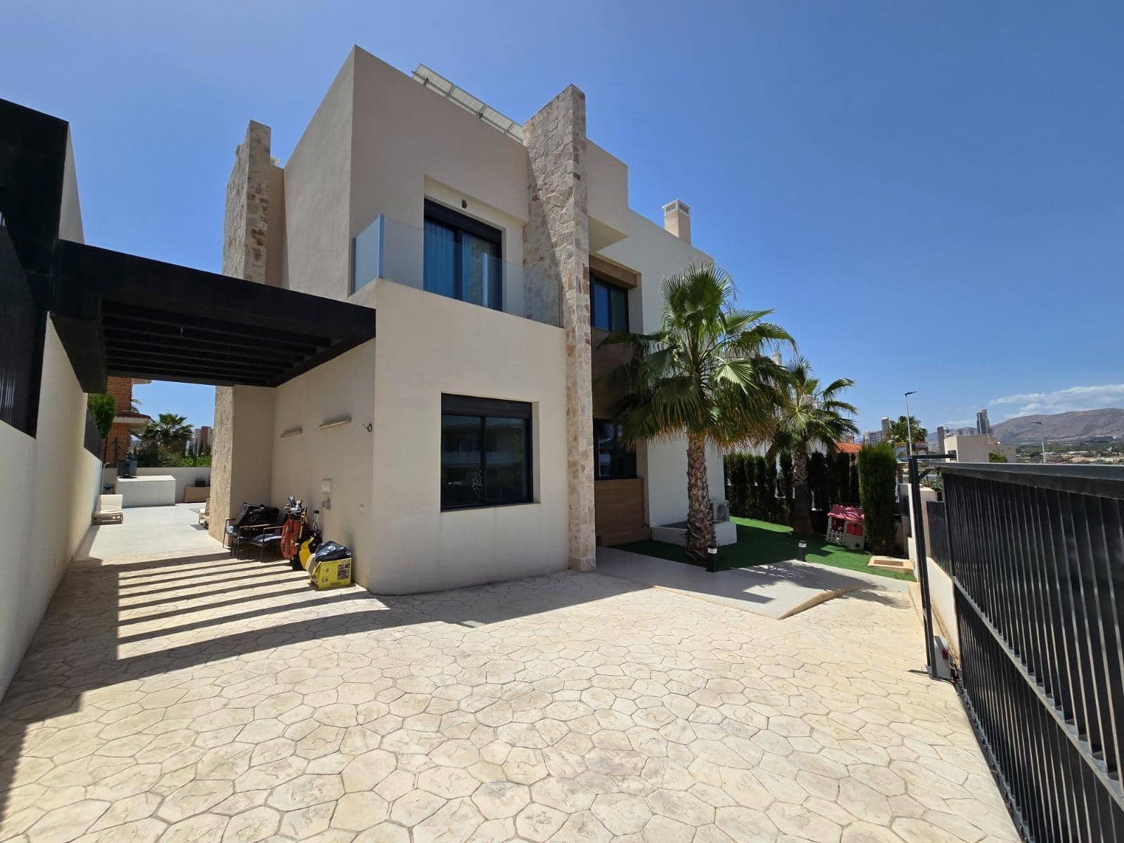 6 makuuhuone Huvila myytävänä paikassa Benidorm mukana uima-altaan - 1 149 000 € (Ref: 9387987)