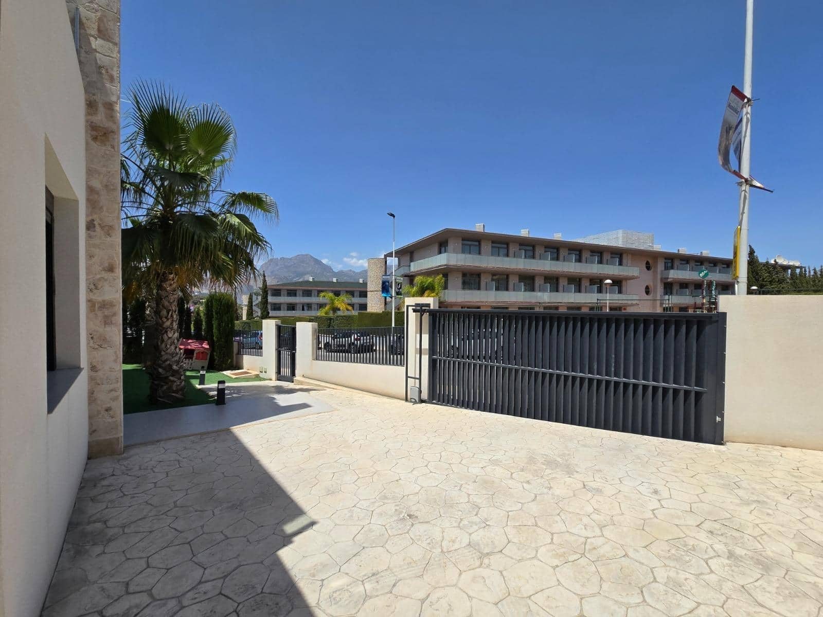 6 makuuhuone Huvila myytävänä paikassa Benidorm mukana uima-altaan - 1 149 000 € (Ref: 9387987)