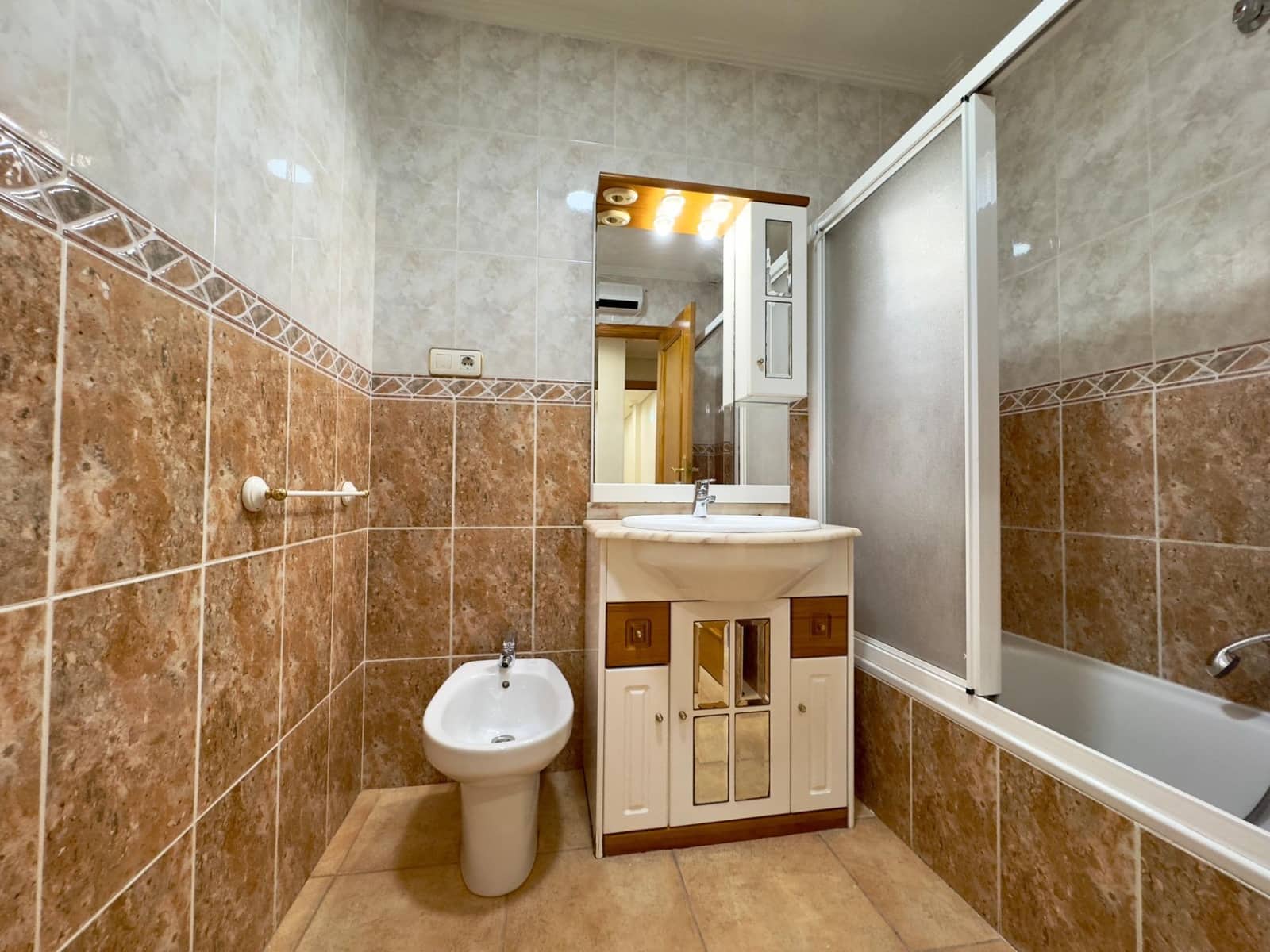 3 soverom Leilighet til salgs i Aspe - € 145 000 (Ref: 9398568)