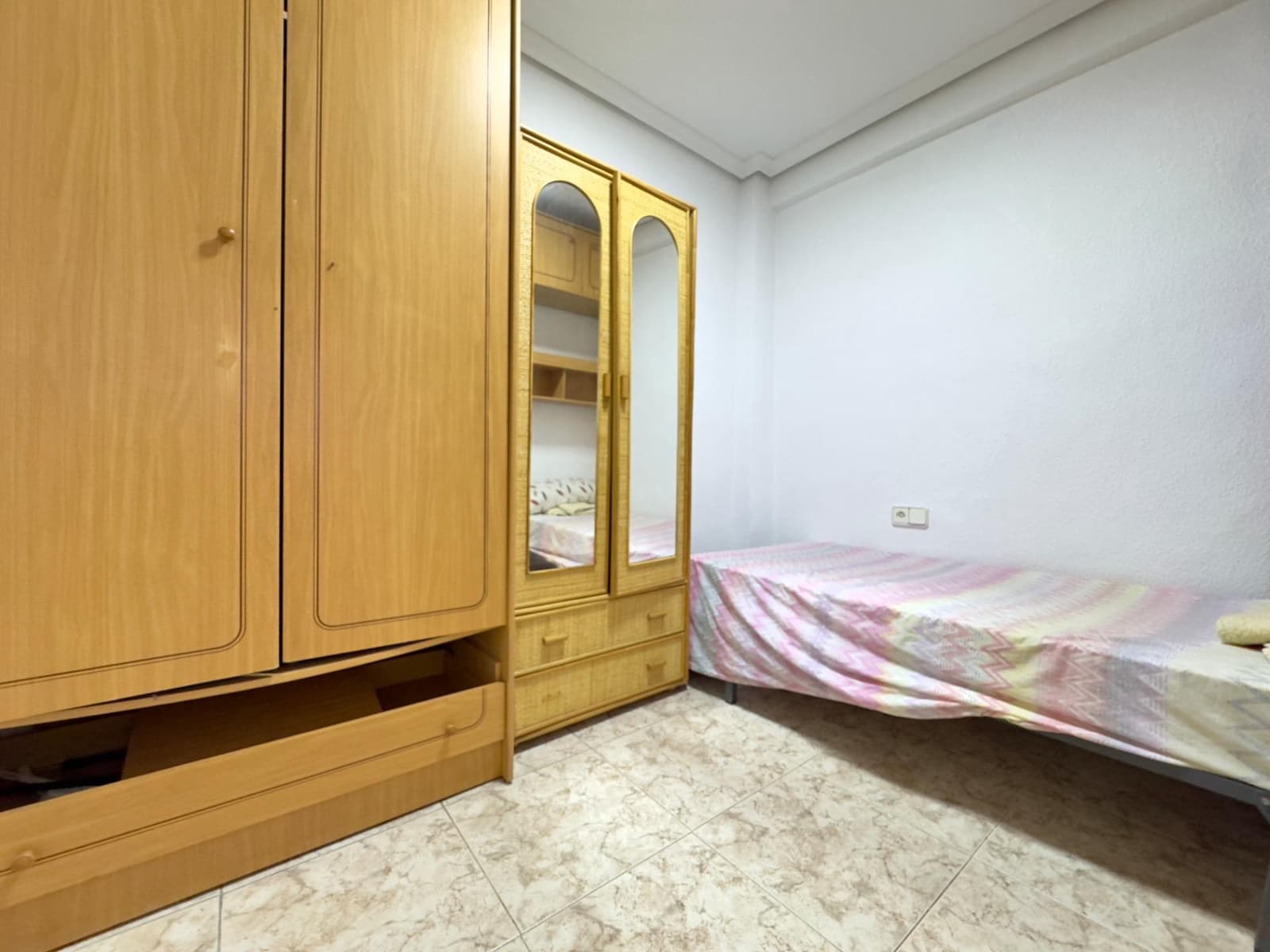 3 bedroom Flat for sale in Elche / Elx - € 108,000 (Ref: 9401154)