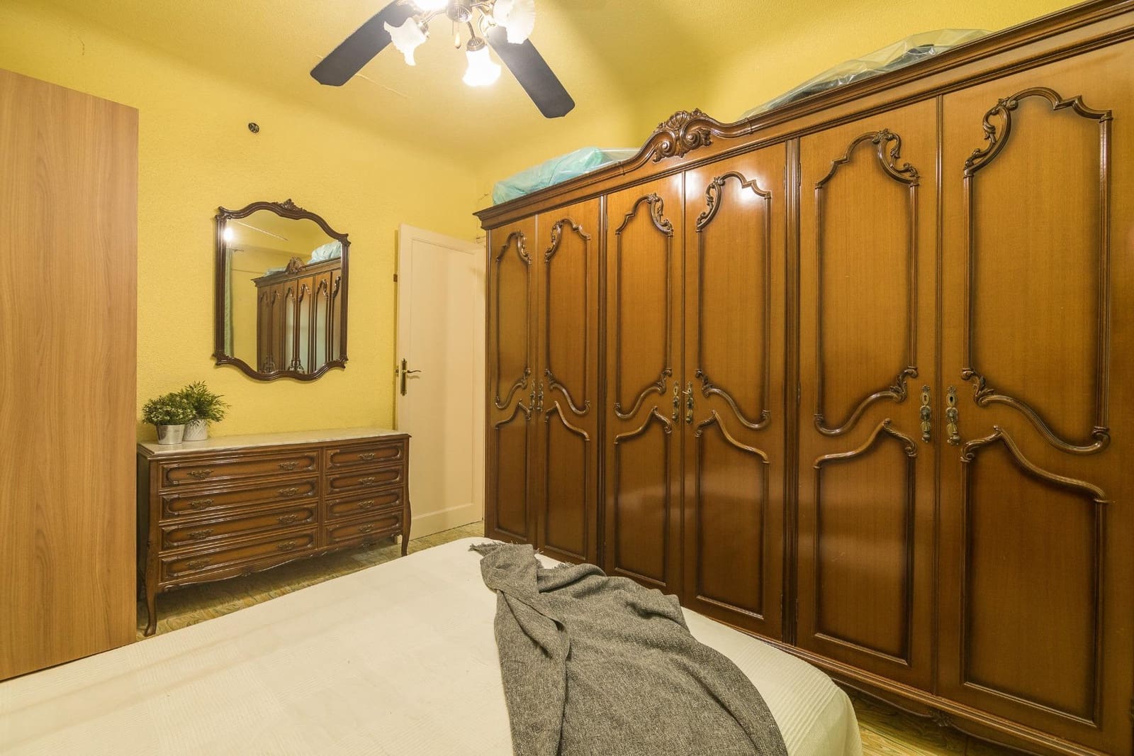 3 bedroom Flat for sale in Elche / Elx - € 89,000 (Ref: 9446429)