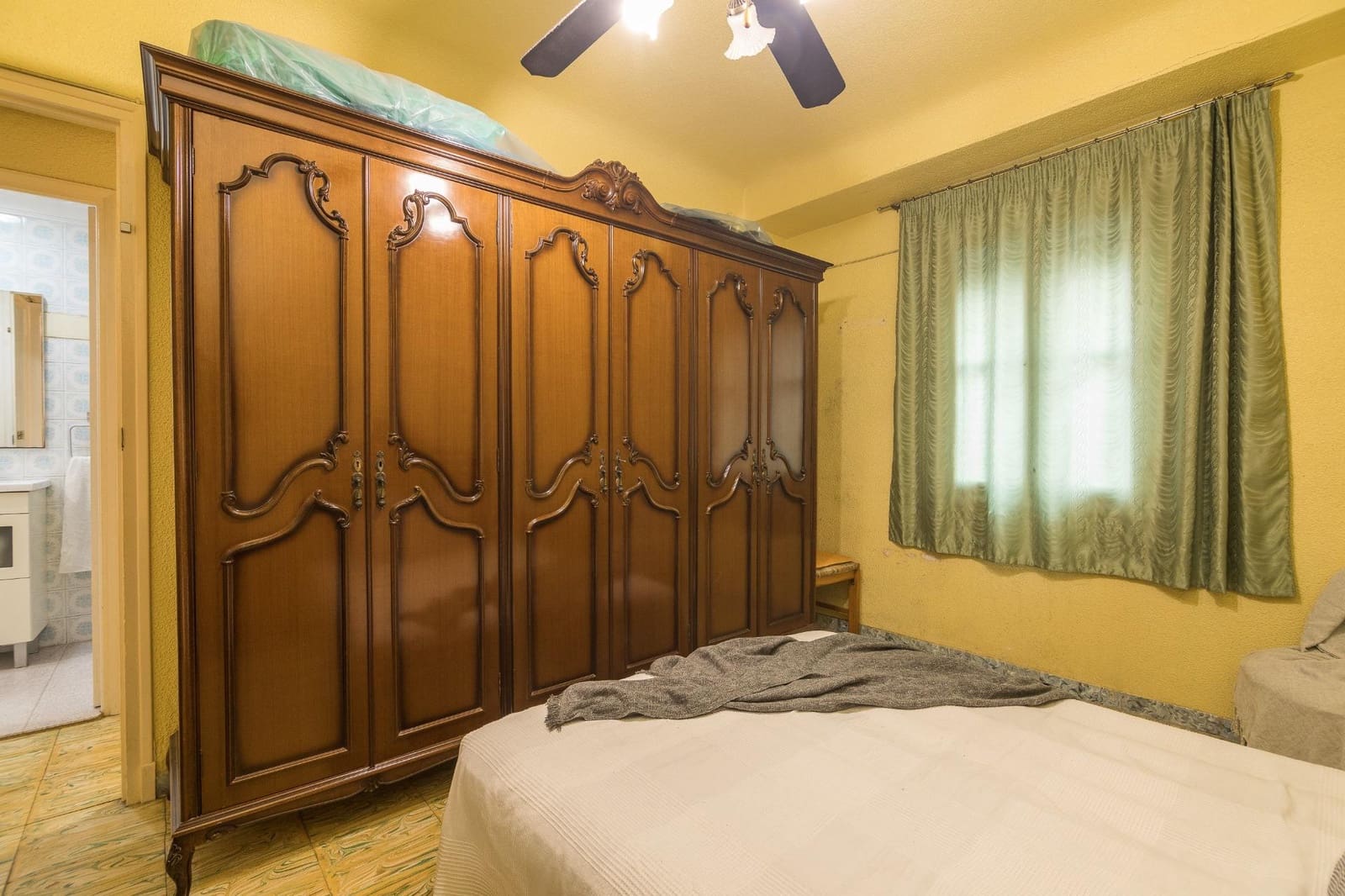 3 bedroom Flat for sale in Elche / Elx - € 89,000 (Ref: 9446429)