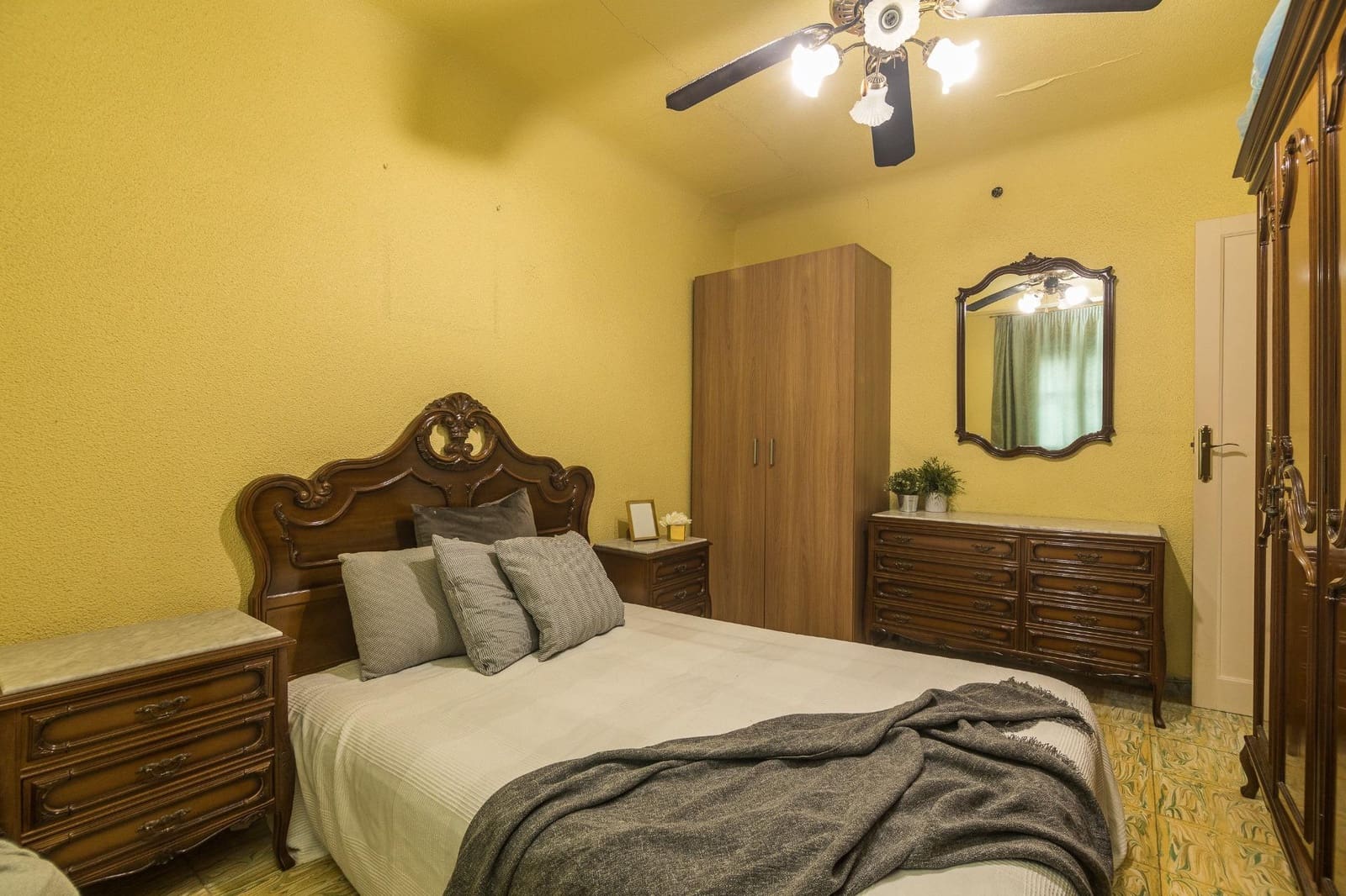 3 bedroom Flat for sale in Elche / Elx - € 89,000 (Ref: 9446429)