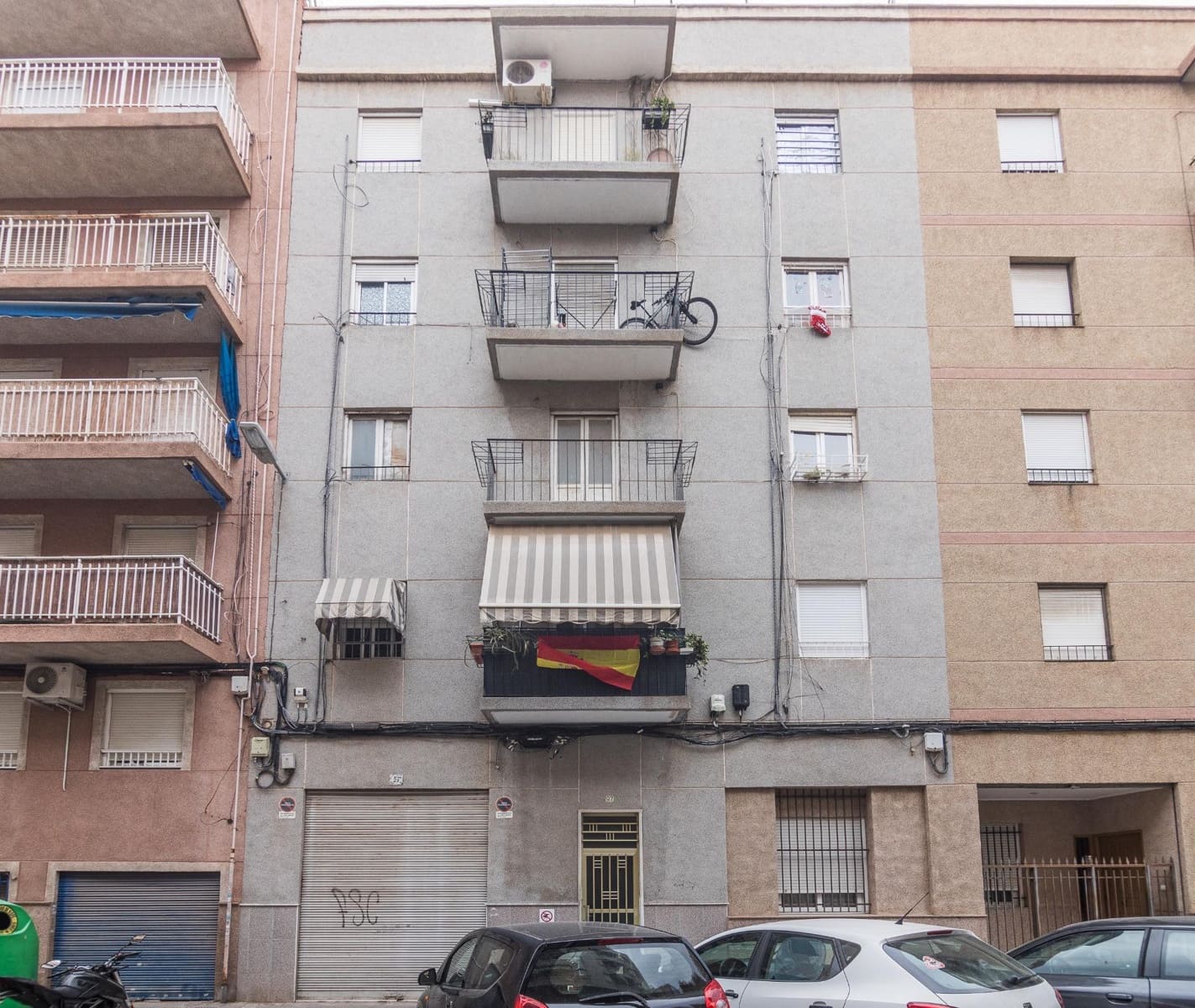 3 bedroom Flat for sale in Elche / Elx - € 89,000 (Ref: 9446429)