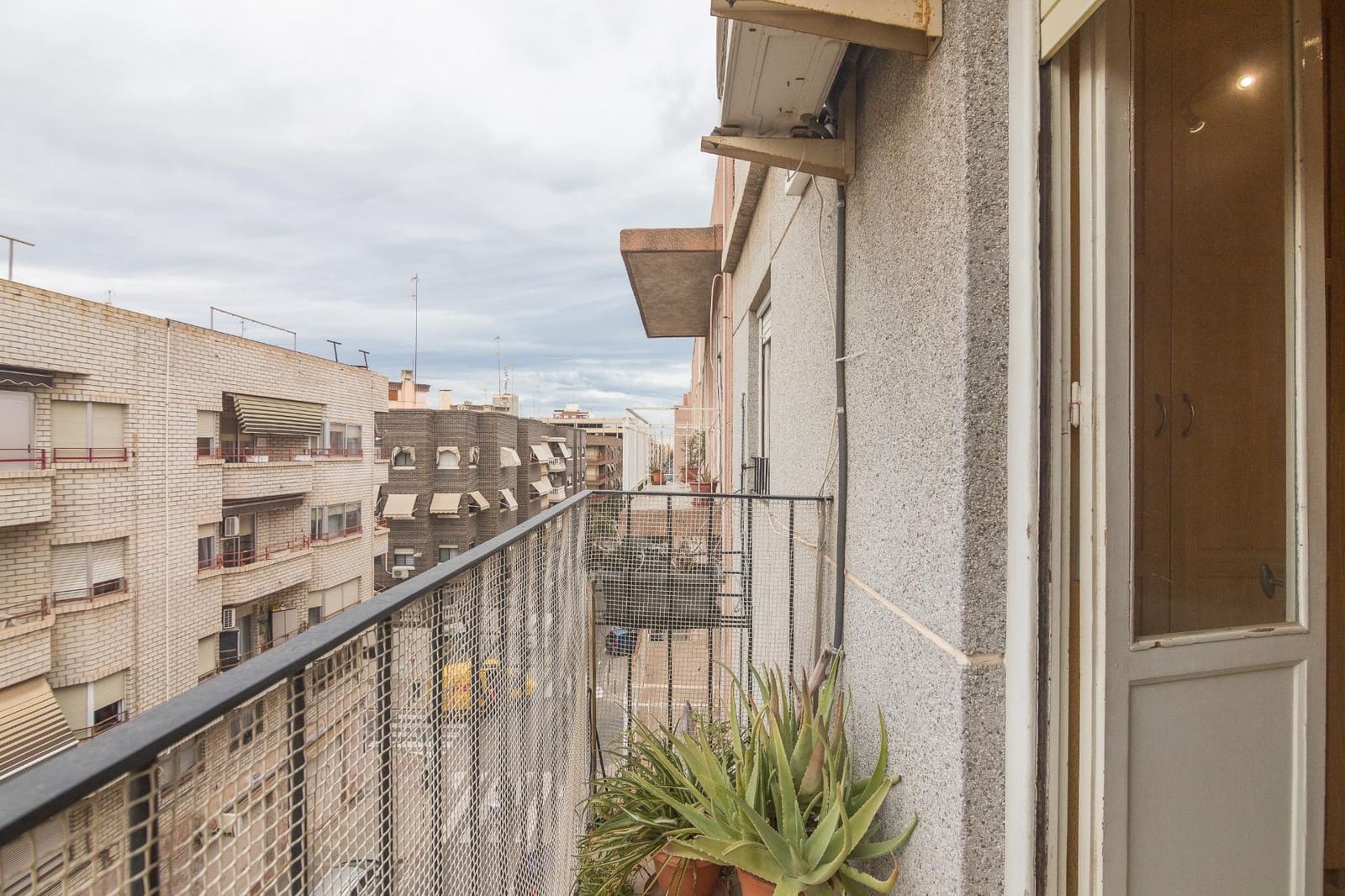 3 bedroom Flat for sale in Elche / Elx - € 89,000 (Ref: 9446429)