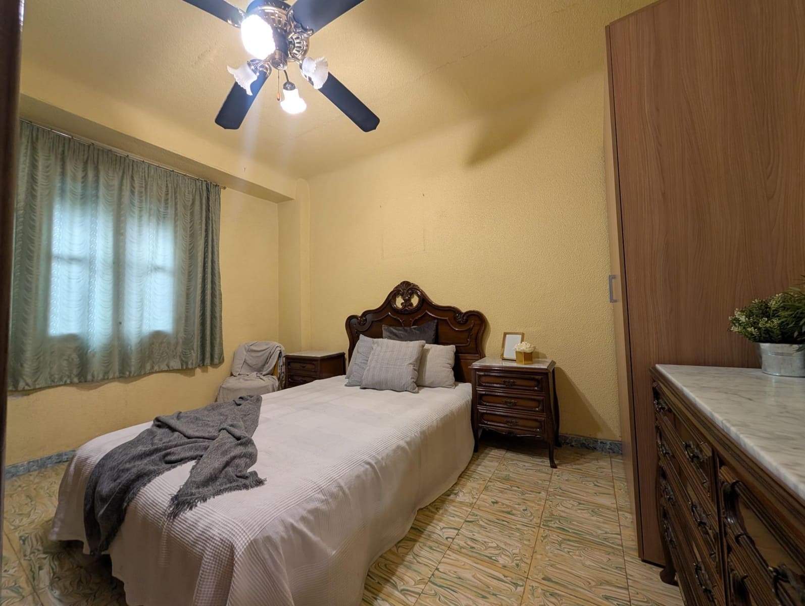 3 bedroom Flat for sale in Elche / Elx - € 89,000 (Ref: 9446429)