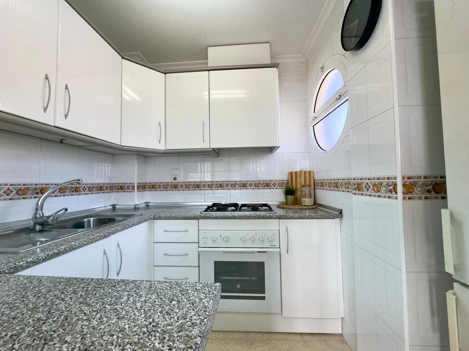 2 soveværelse Lejlighed til salg i Santa Pola med swimmingpool garage - € 198.000 (Ref: 9451084)