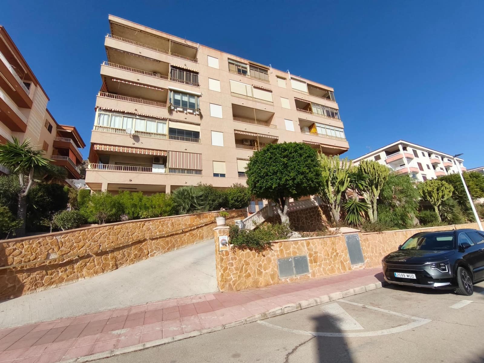 Apartamento de 2 habitaciones en Santa Pola en venta - 177.900 € (Ref: 9451085)