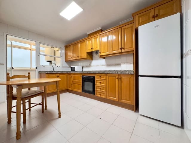 3 makuuhuone Asunto vuokrattavana paikassa Altabix, Elche / Elx - 850 € (Ref: 9456339)