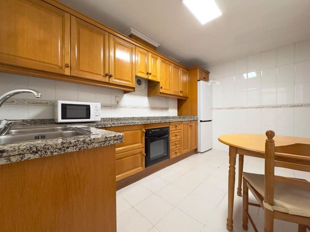 3 makuuhuone Asunto vuokrattavana paikassa Altabix, Elche / Elx - 850 € (Ref: 9456339)