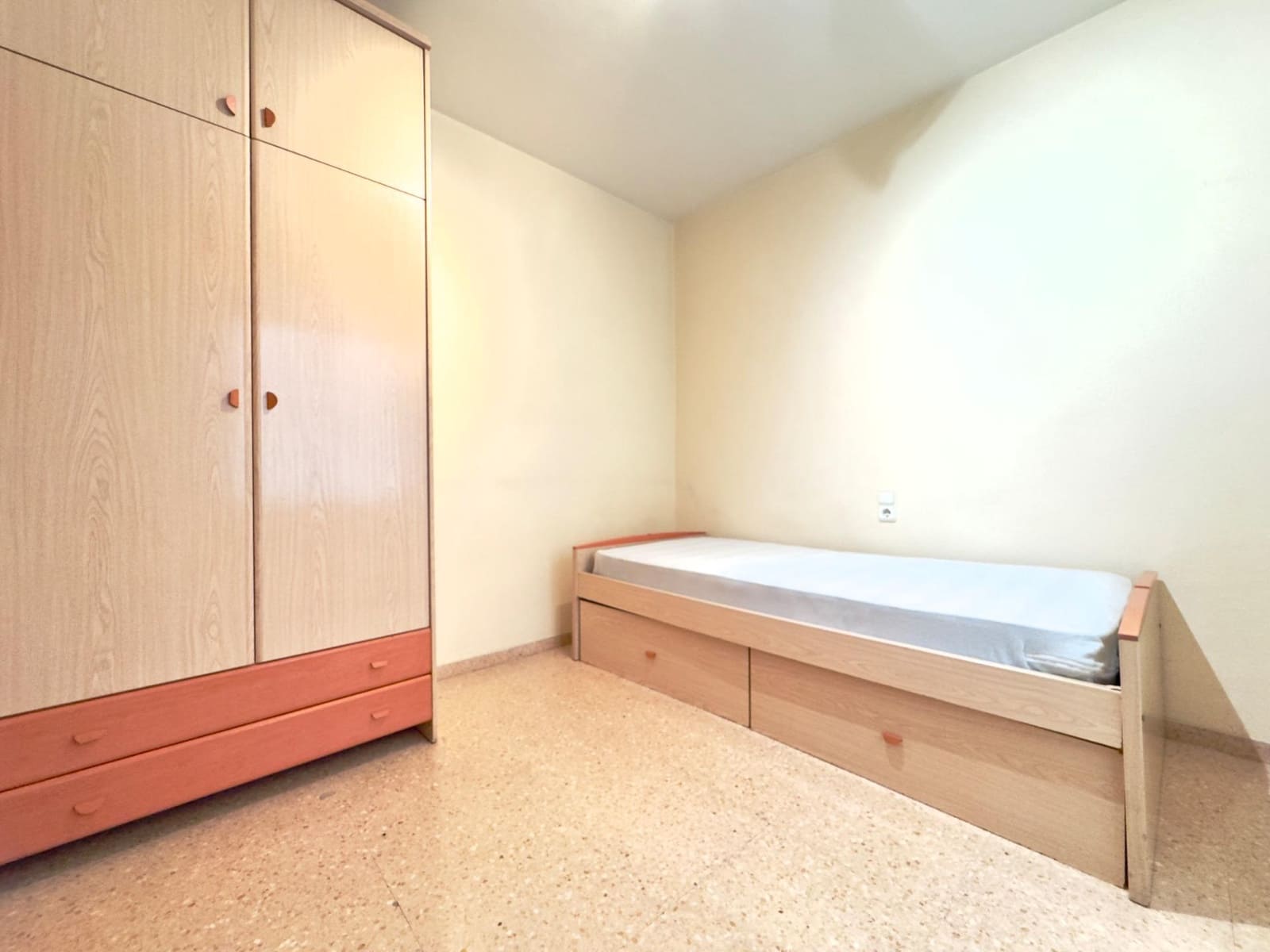 3 soverom Leilighet til leie i Elche / Elx - € 850 (Ref: 9456339)