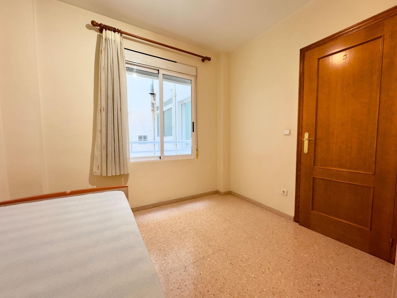 3 soverom Leilighet til leie i Elche / Elx - € 850 (Ref: 9456339)