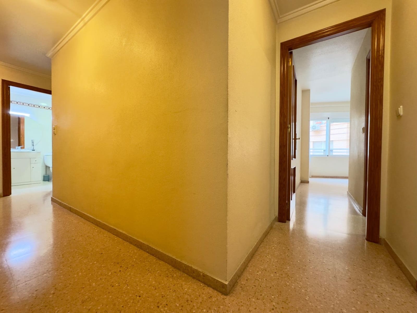 3 soverom Leilighet til leie i Elche / Elx - € 850 (Ref: 9456339)