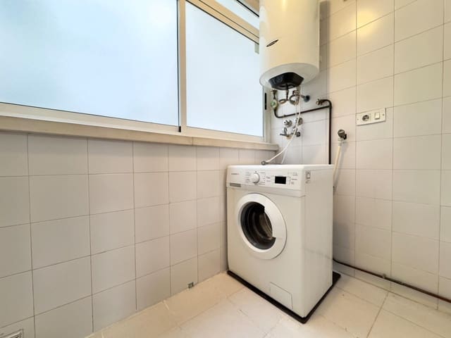 3 quarto Apartamento para arrendar em Altabix, Elche / Elx - 850 € (Ref: 9456339)