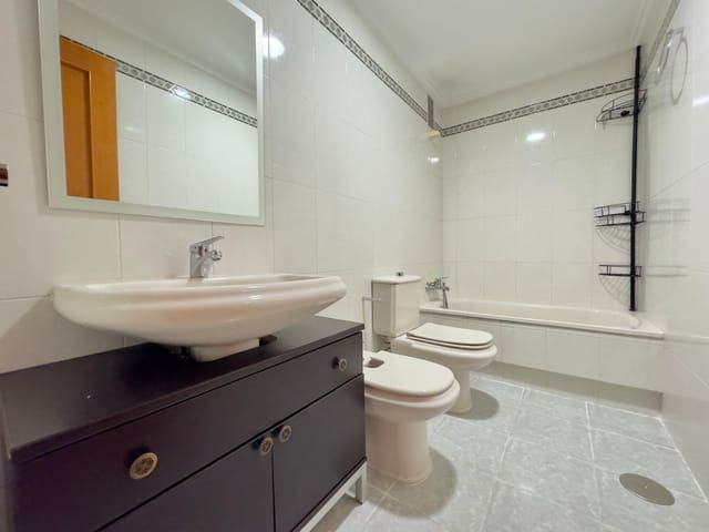 3 slaapkamer Flat te huur in Altabix, Elche / Elx - € 850 (Ref: 9456339)