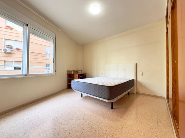 3 slaapkamer Flat te huur in Altabix, Elche / Elx - € 850 (Ref: 9456339)