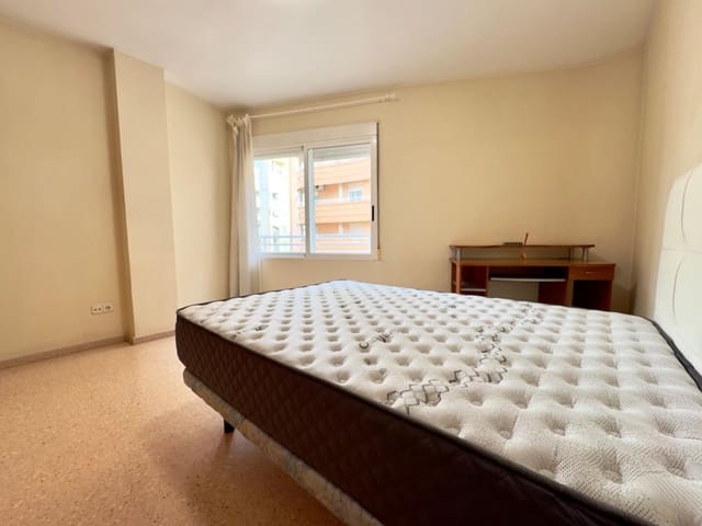 3 slaapkamer Flat te huur in Altabix, Elche / Elx - € 850 (Ref: 9456339)