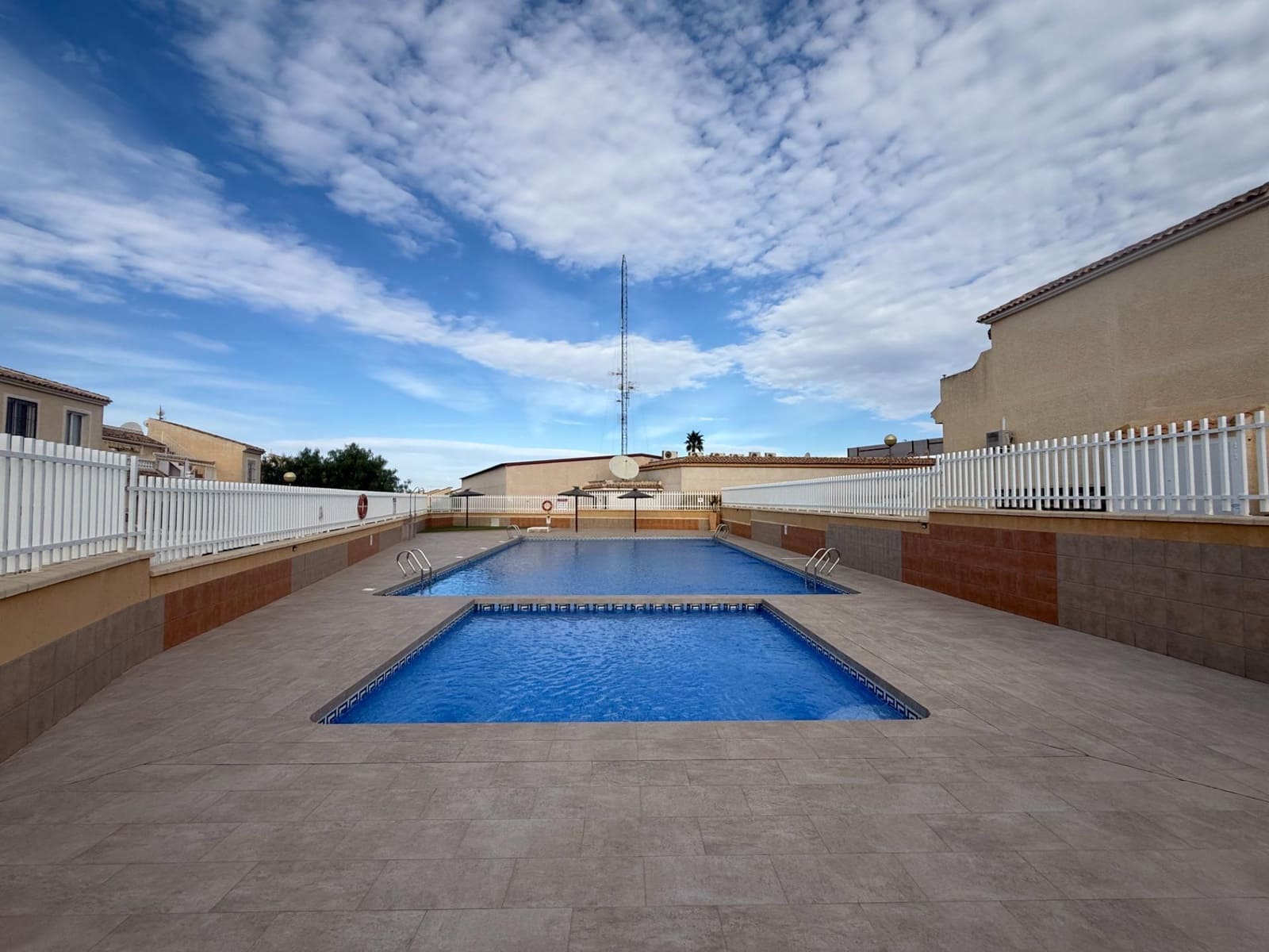 Apartamento de 3 habitaciones en Gran Alacant en venta con piscina - 235.000 € (Ref: 9462435)