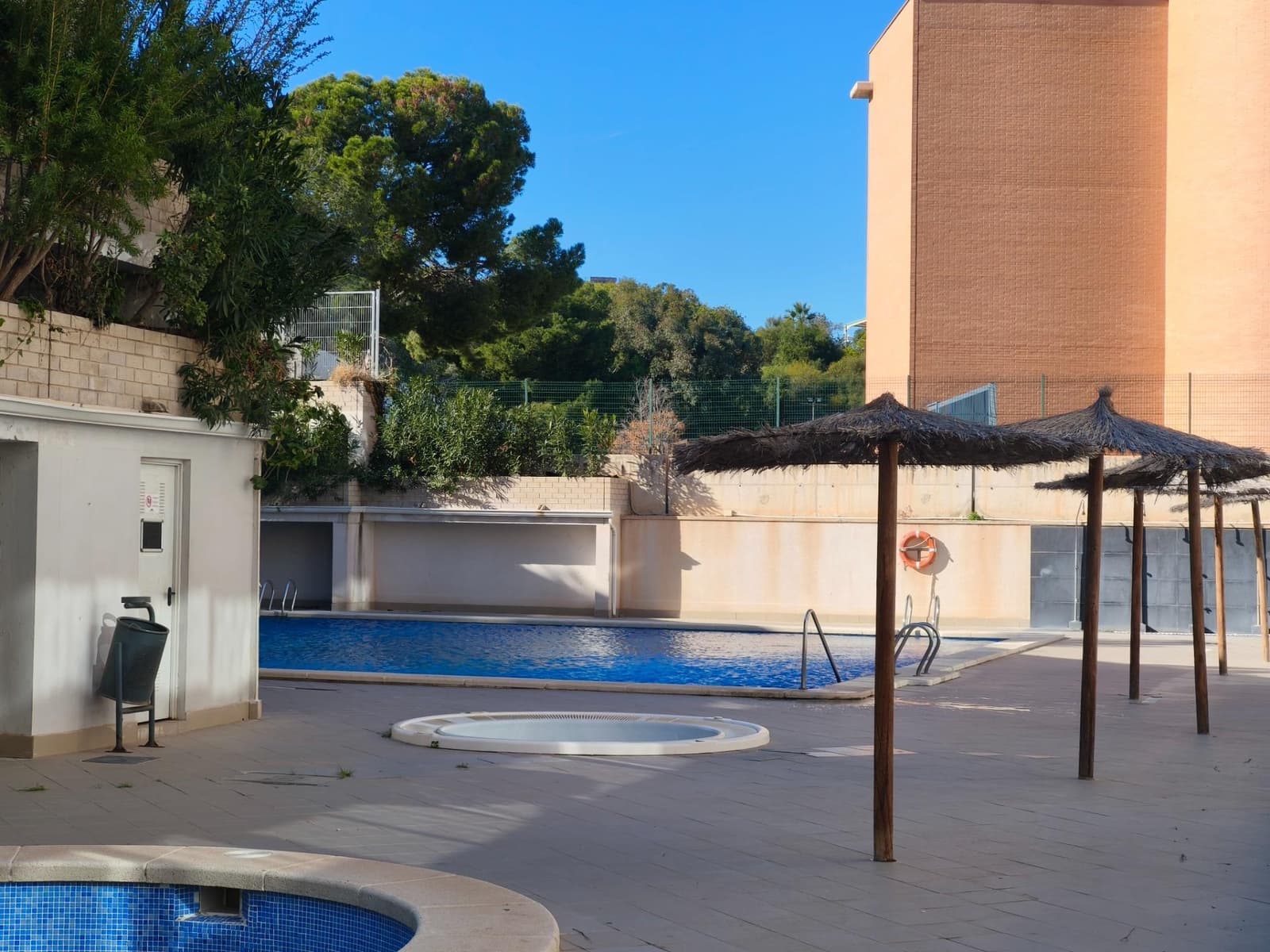 2 makuuhuone Huoneisto myytävänä paikassa Alicante kaupunki mukana uima-altaan 
autotalli - 200 000 € (Ref: 9474250)