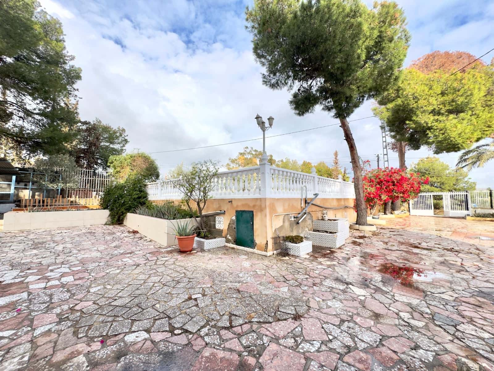 13 bedroom Villa for sale in Elche / Elx with pool - € 410,000 (Ref: 9502442)