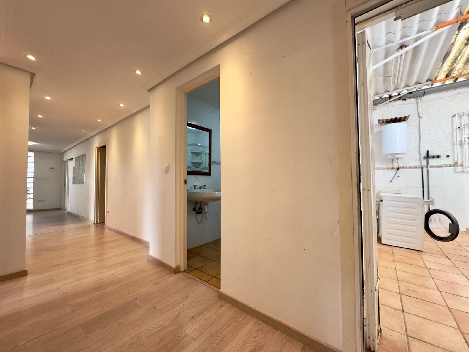 13 bedroom Villa for sale in Elche / Elx with pool - € 410,000 (Ref: 9502442)