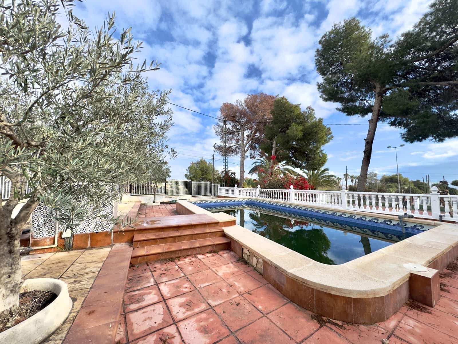 13 bedroom Villa for sale in Elche / Elx with pool - € 410,000 (Ref: 9502442)