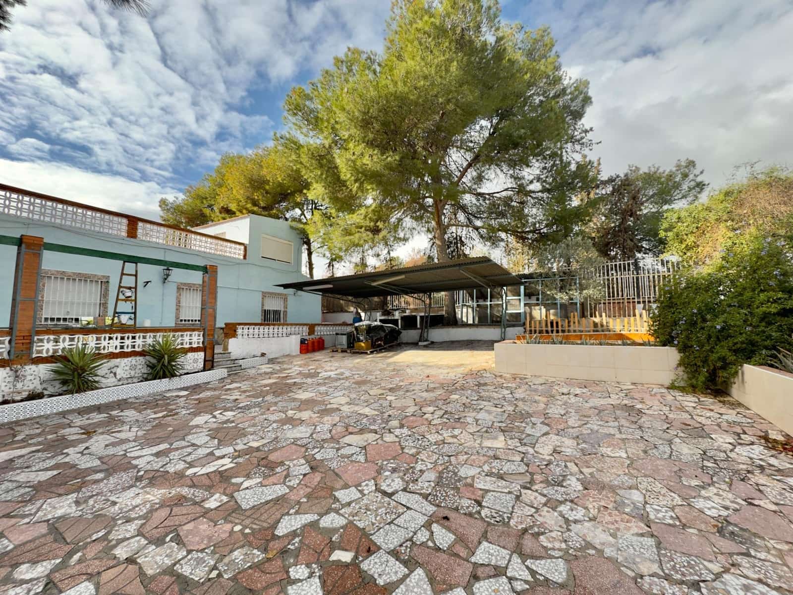 13 bedroom Villa for sale in Elche / Elx with pool - € 410,000 (Ref: 9502442)