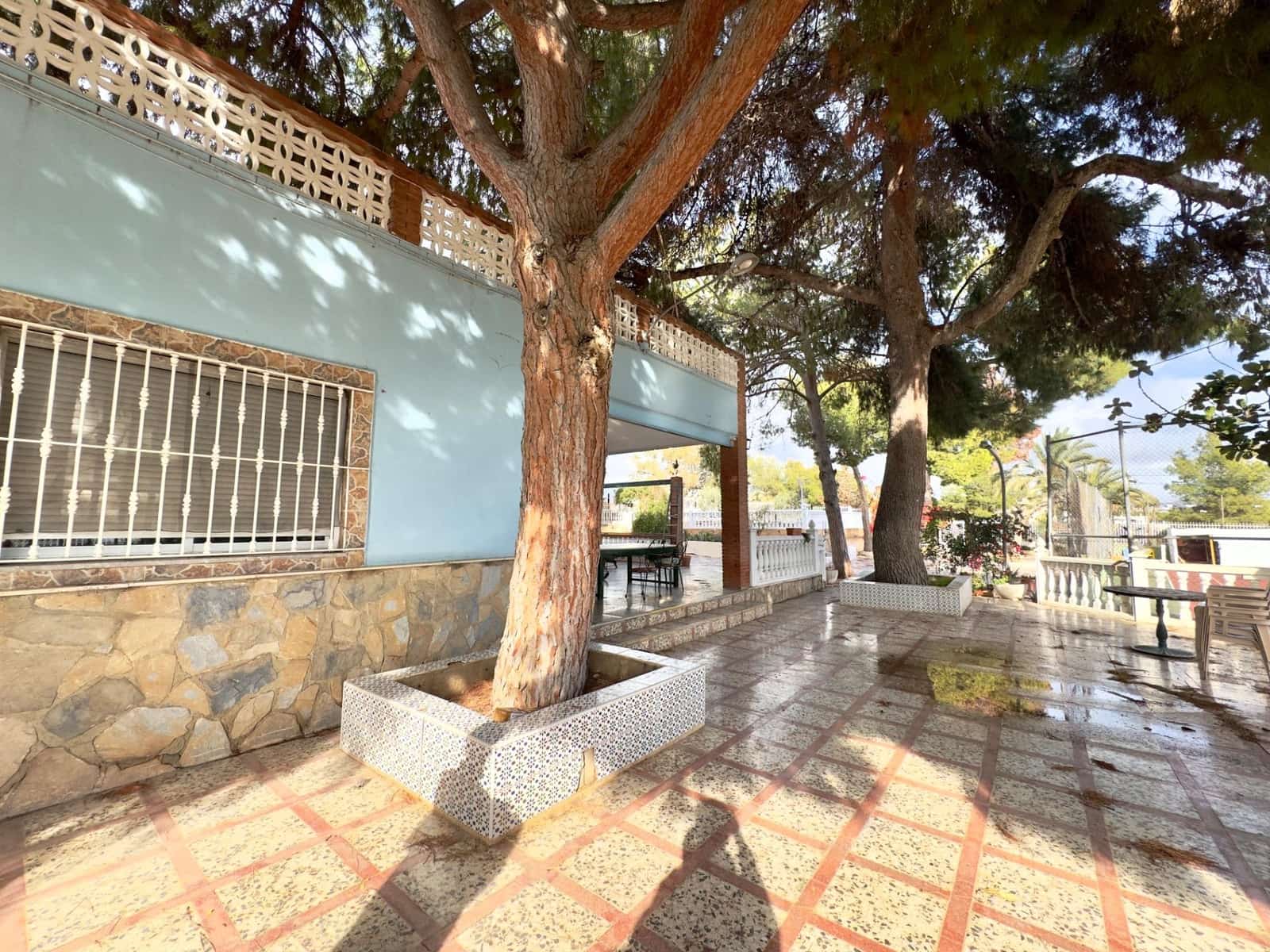 13 bedroom Villa for sale in Elche / Elx with pool - € 410,000 (Ref: 9502442)