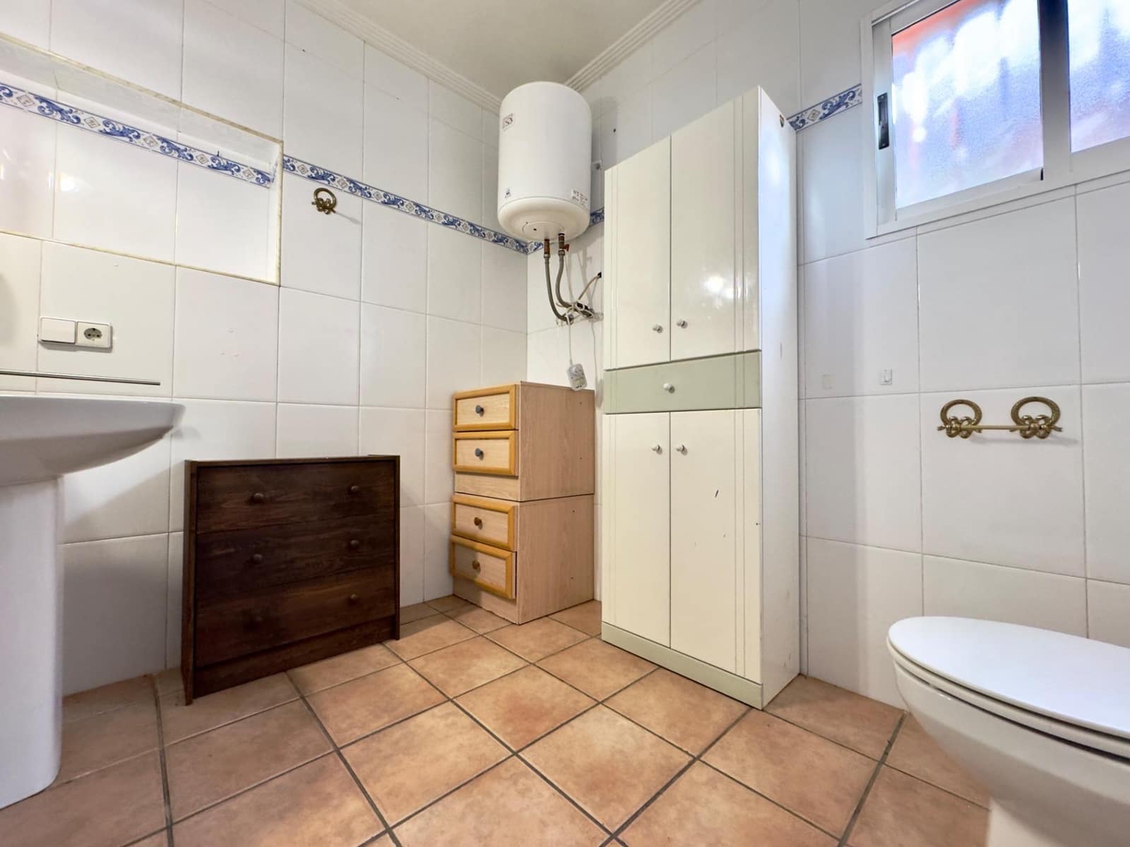 13 bedroom Villa for sale in Elche / Elx with pool - € 410,000 (Ref: 9502442)