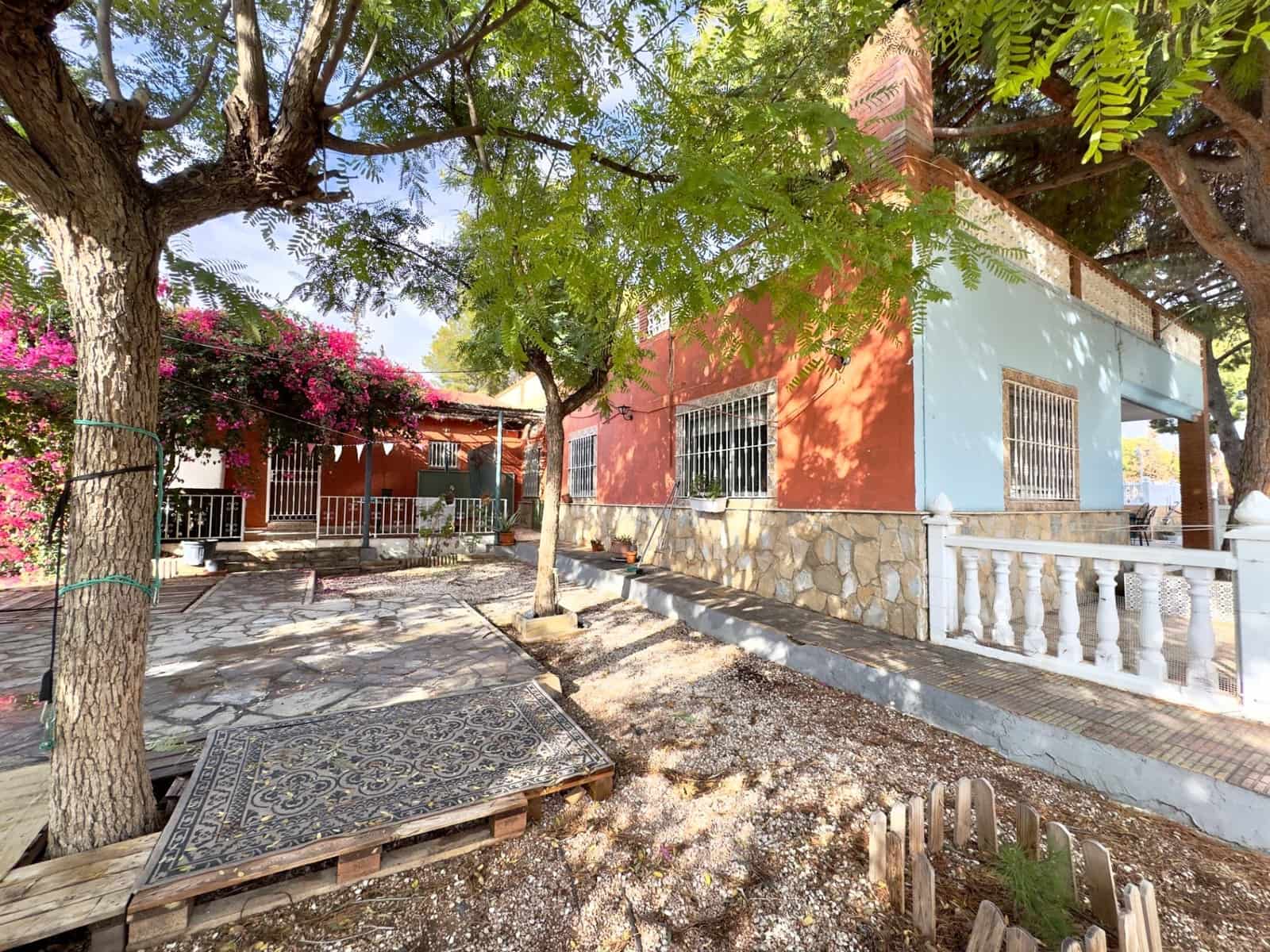 13 bedroom Villa for sale in Elche / Elx with pool - € 410,000 (Ref: 9502442)