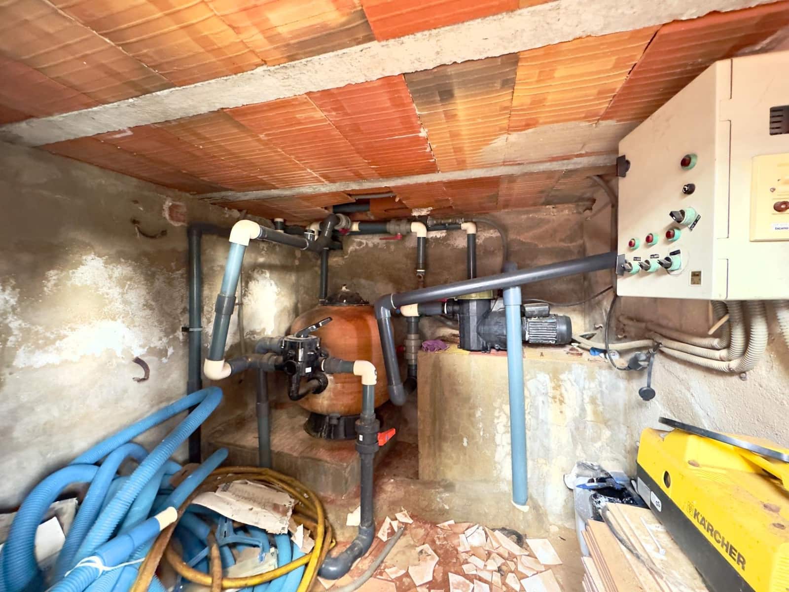 13 bedroom Villa for sale in Elche / Elx with pool - € 410,000 (Ref: 9502442)