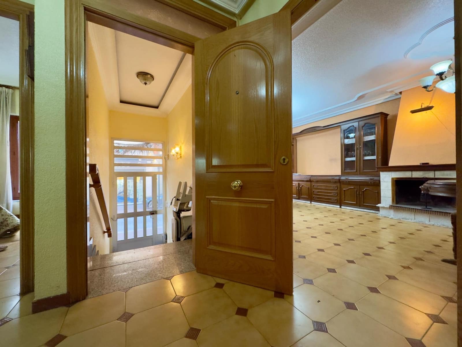 4 bedroom Apartment for sale in Aspe with garage - € 139,900 (Ref: 9524384)